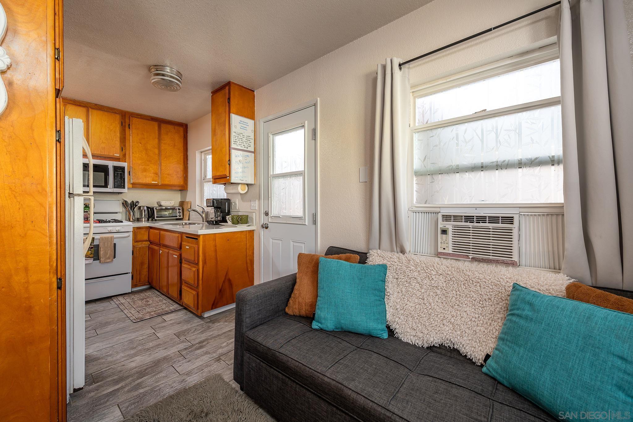 Detail Gallery Image 21 of 35 For 830-832  Pismo Ct, San Diego,  CA 92109 - – Beds | – Baths