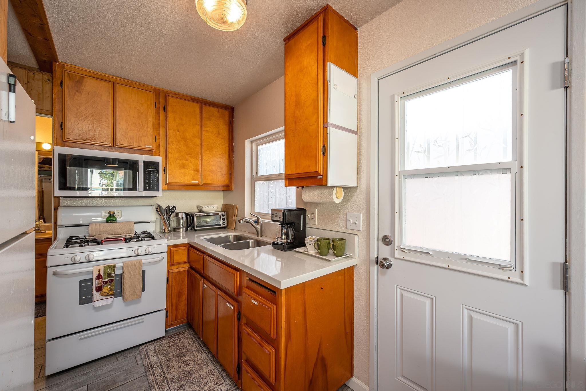 Detail Gallery Image 27 of 35 For 830-832  Pismo Ct, San Diego,  CA 92109 - – Beds | – Baths