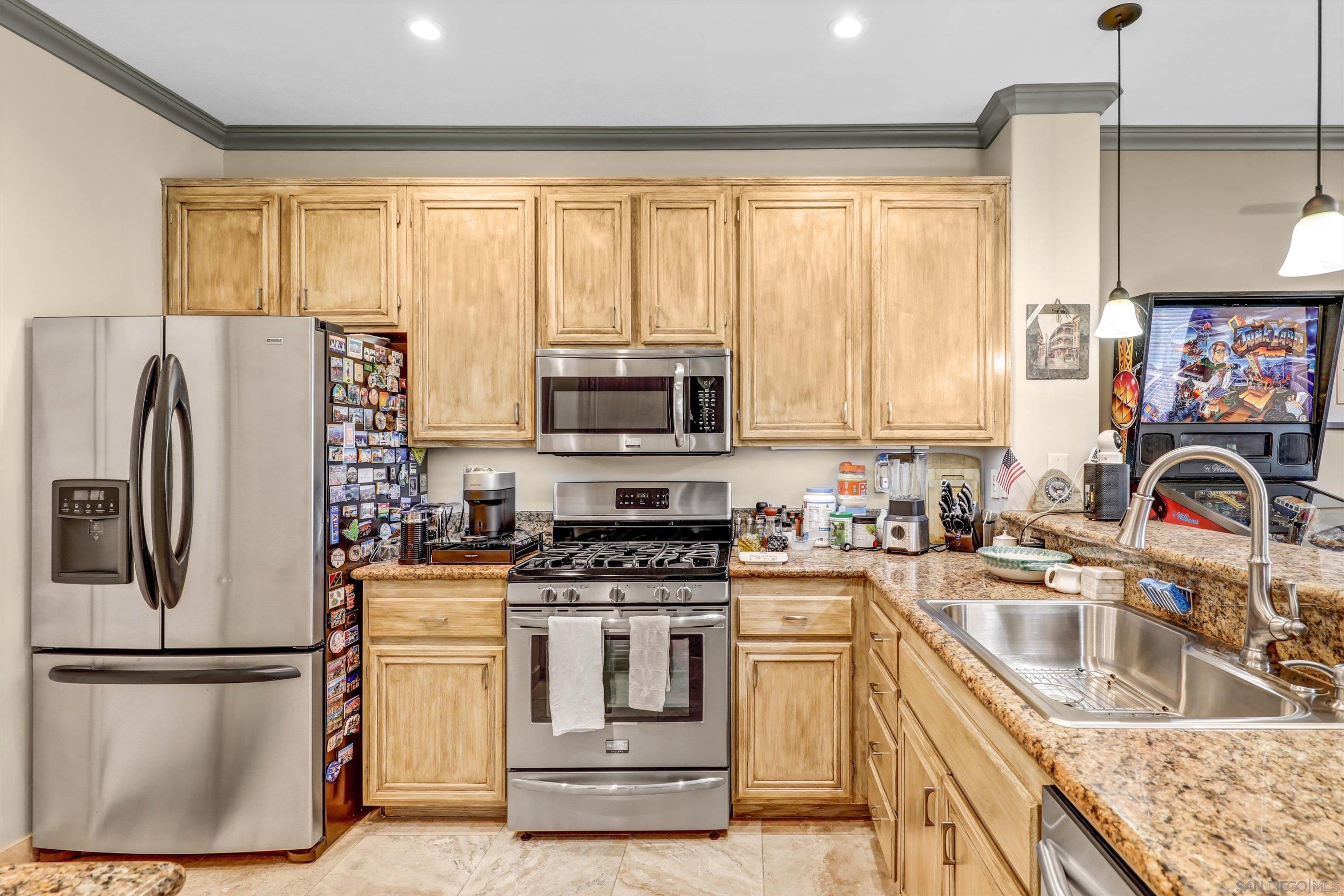 Detail Gallery Image 12 of 38 For 9625 W Canyon Ter  #4,  San Diego,  CA 92123 - 3 Beds | 2/1 Baths