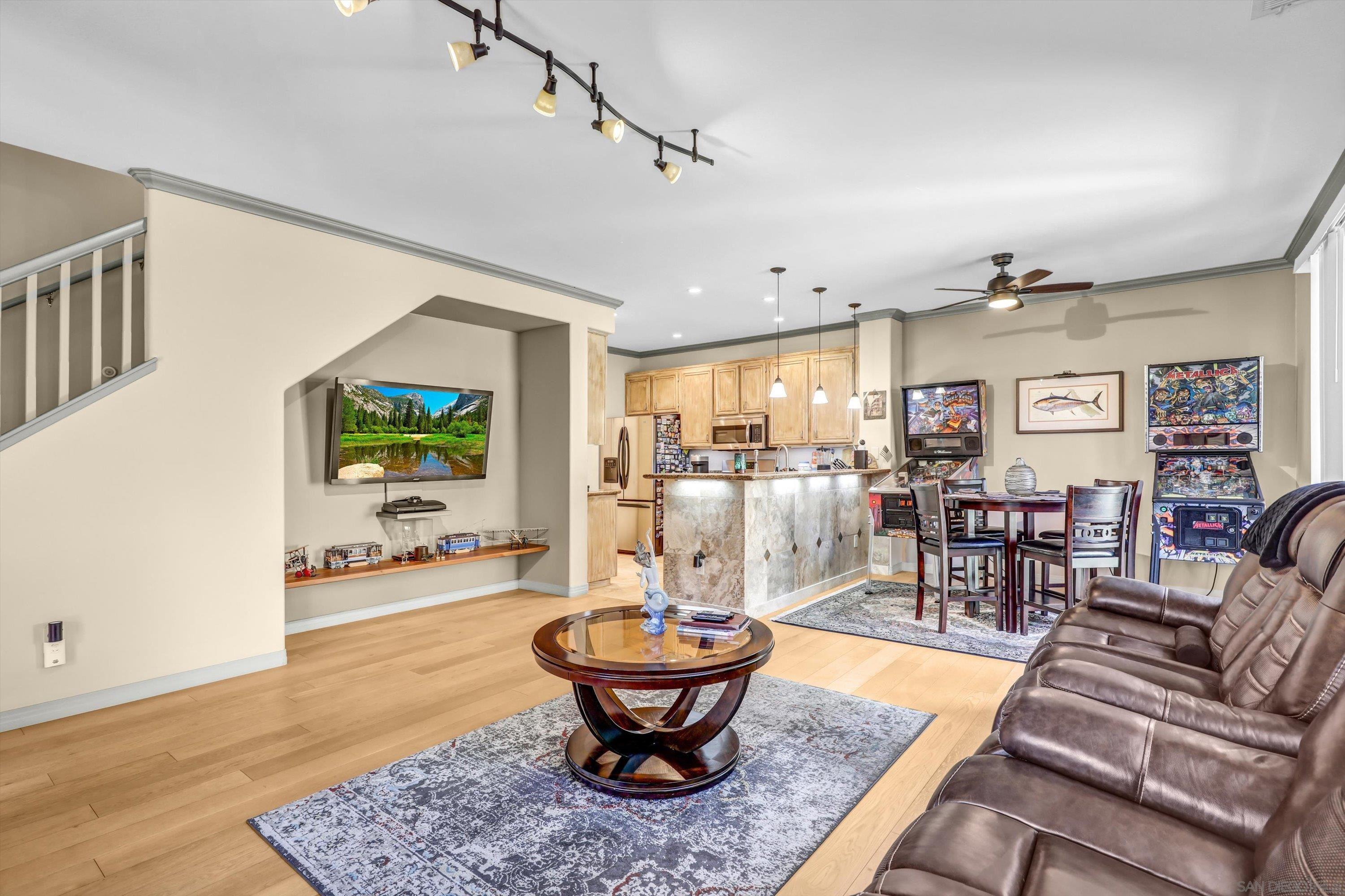 Detail Gallery Image 6 of 38 For 9625 W Canyon Ter  #4,  San Diego,  CA 92123 - 3 Beds | 2/1 Baths