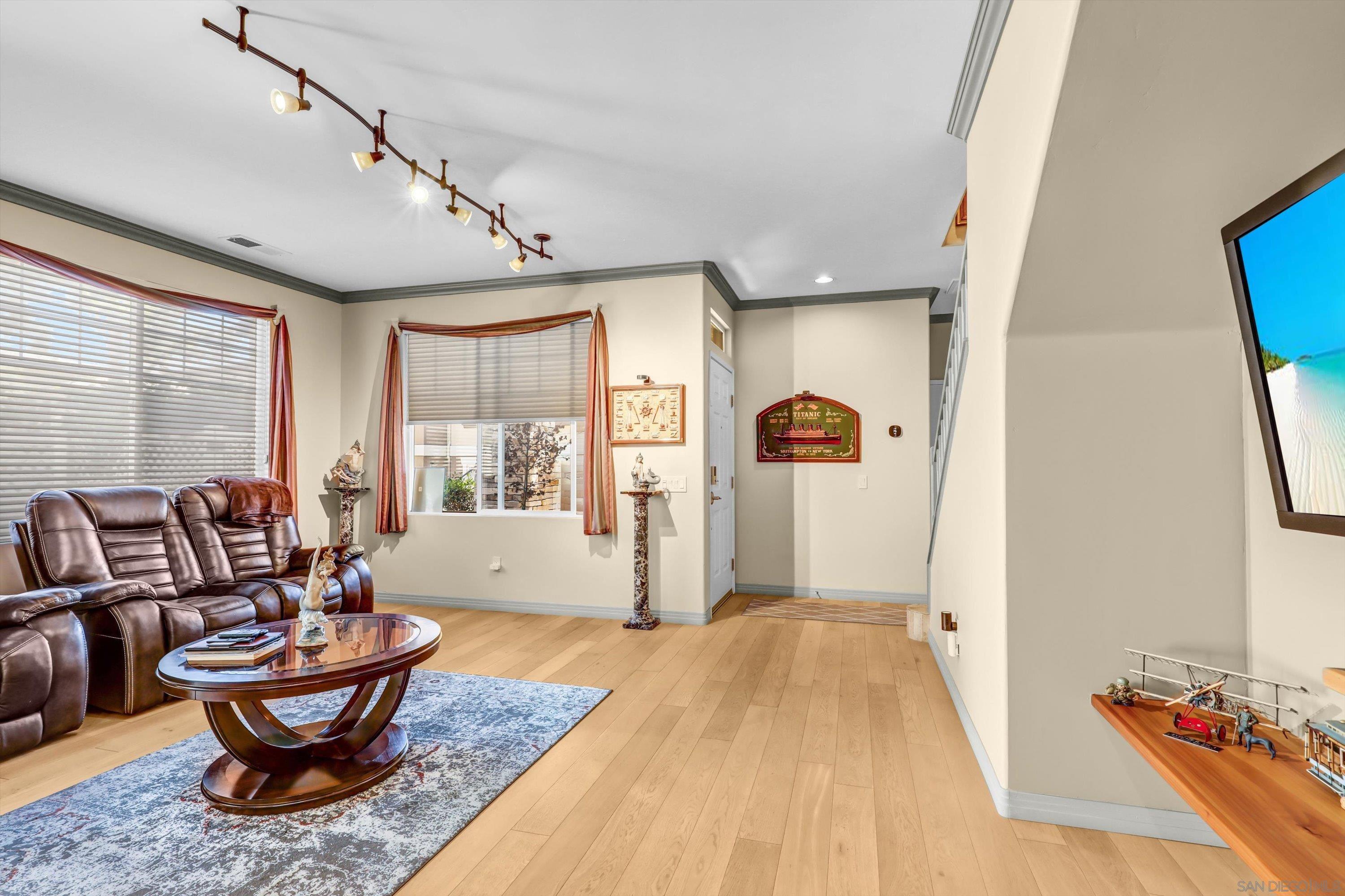 Detail Gallery Image 7 of 38 For 9625 W Canyon Ter  #4,  San Diego,  CA 92123 - 3 Beds | 2/1 Baths