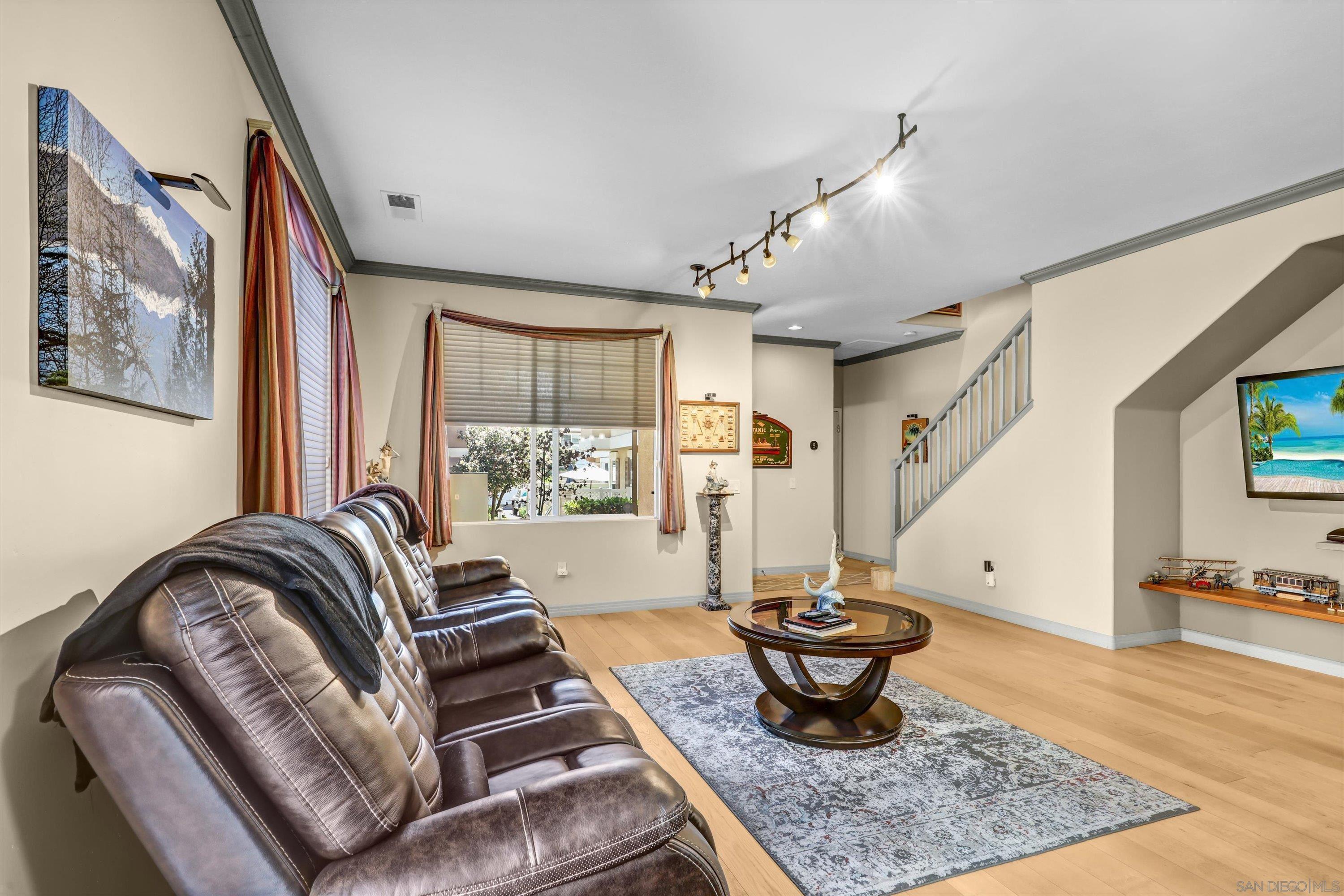 Detail Gallery Image 8 of 38 For 9625 W Canyon Ter  #4,  San Diego,  CA 92123 - 3 Beds | 2/1 Baths