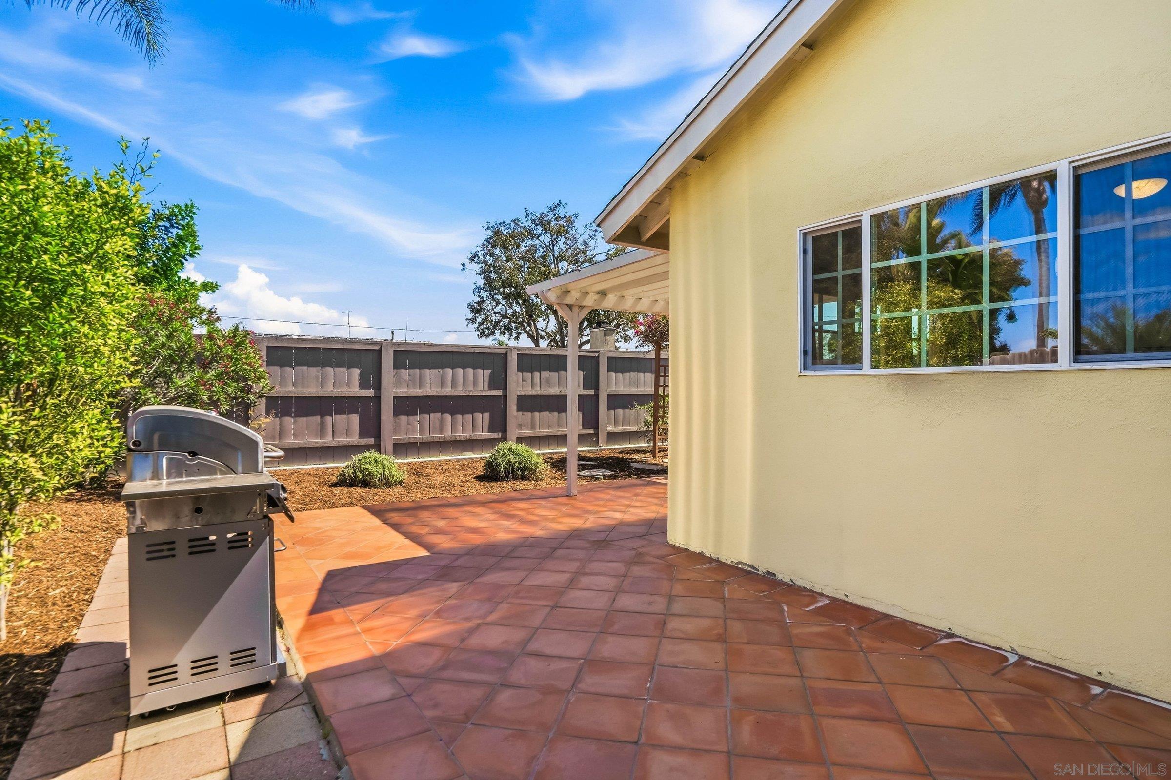 Detail Gallery Image 23 of 29 For 5179  Diane Ave, San Diego,  CA 92117 - 4 Beds | 2 Baths