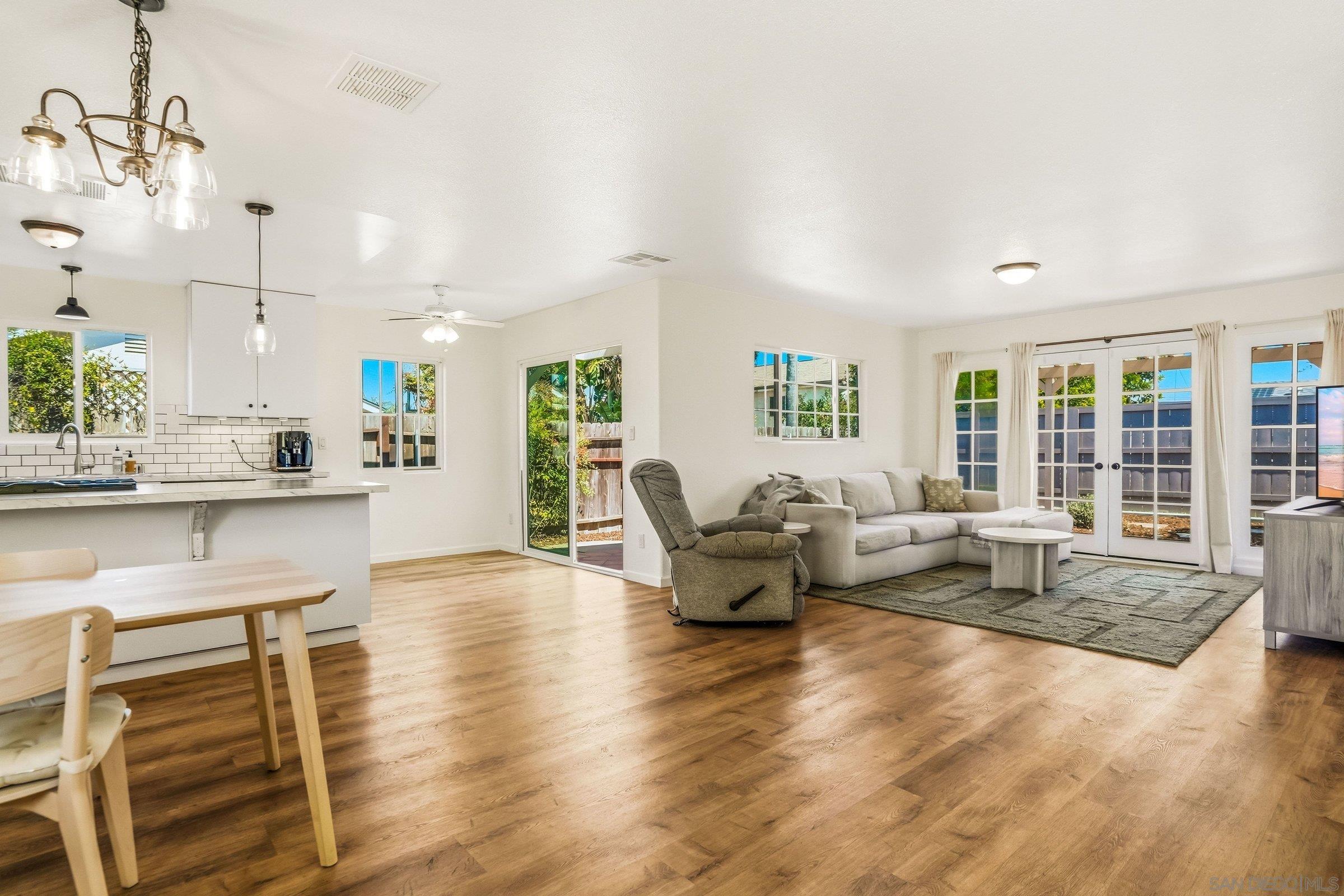 Detail Gallery Image 5 of 29 For 5179  Diane Ave, San Diego,  CA 92117 - 4 Beds | 2 Baths