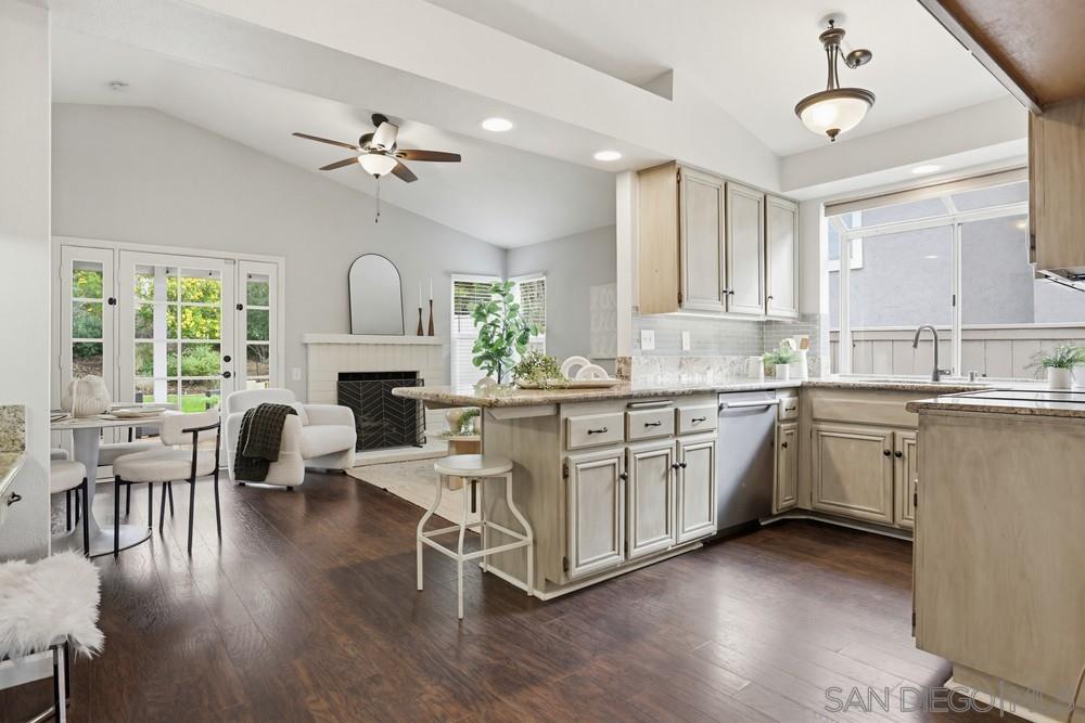 Detail Gallery Image 10 of 33 For 2246  Shadyridge Ave, Escondido,  CA 92029 - 3 Beds | 2 Baths