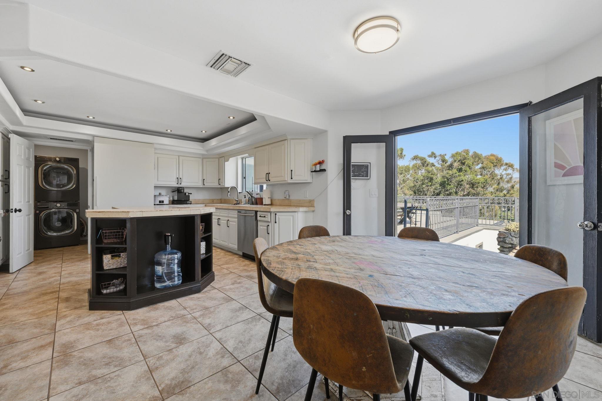 Detail Gallery Image 11 of 66 For 13883  Sage Mountain Ln, Jamul,  CA 91935 - 7 Beds | 4/1 Baths