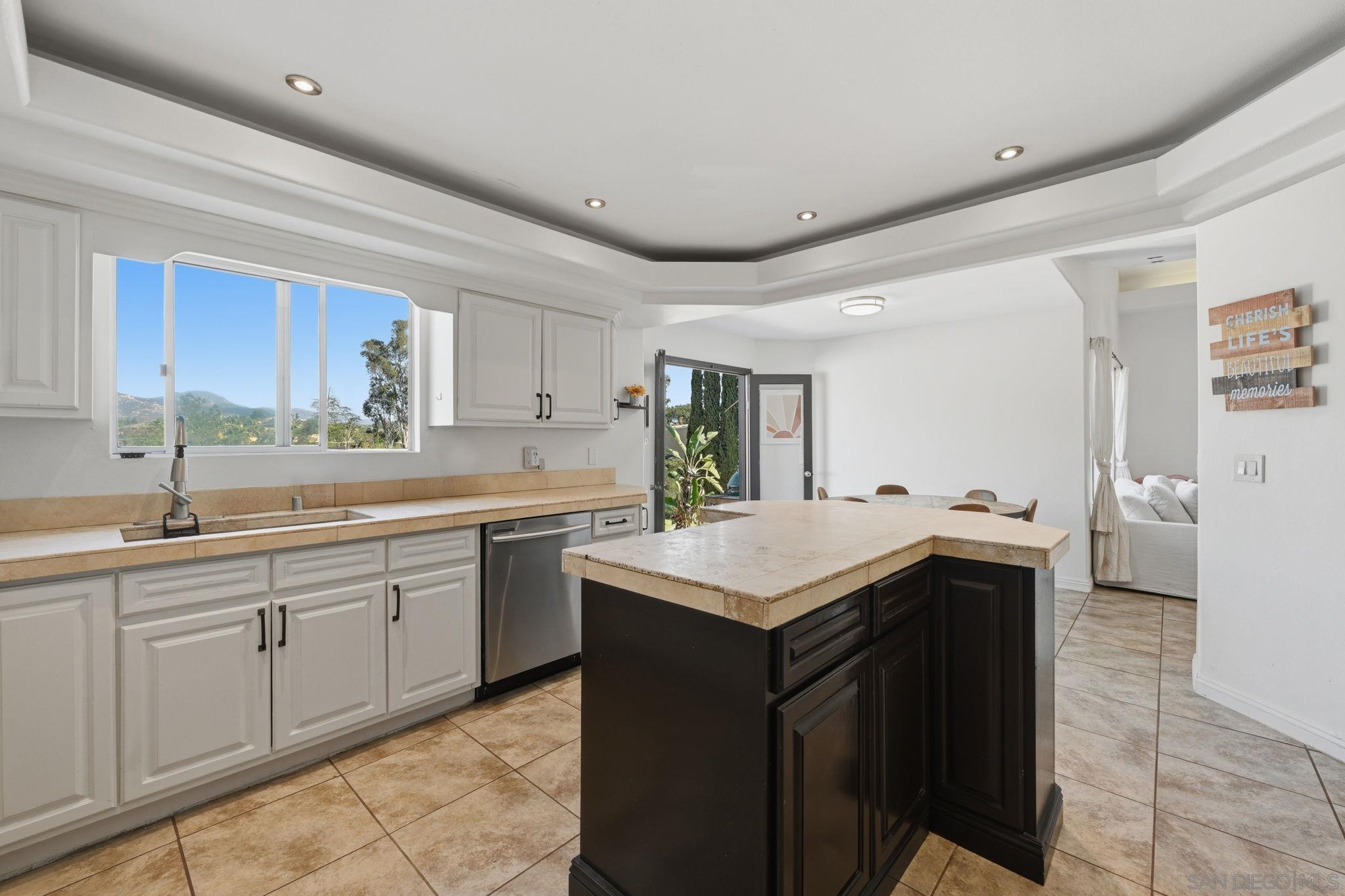 Detail Gallery Image 13 of 66 For 13883  Sage Mountain Ln, Jamul,  CA 91935 - 7 Beds | 4/1 Baths