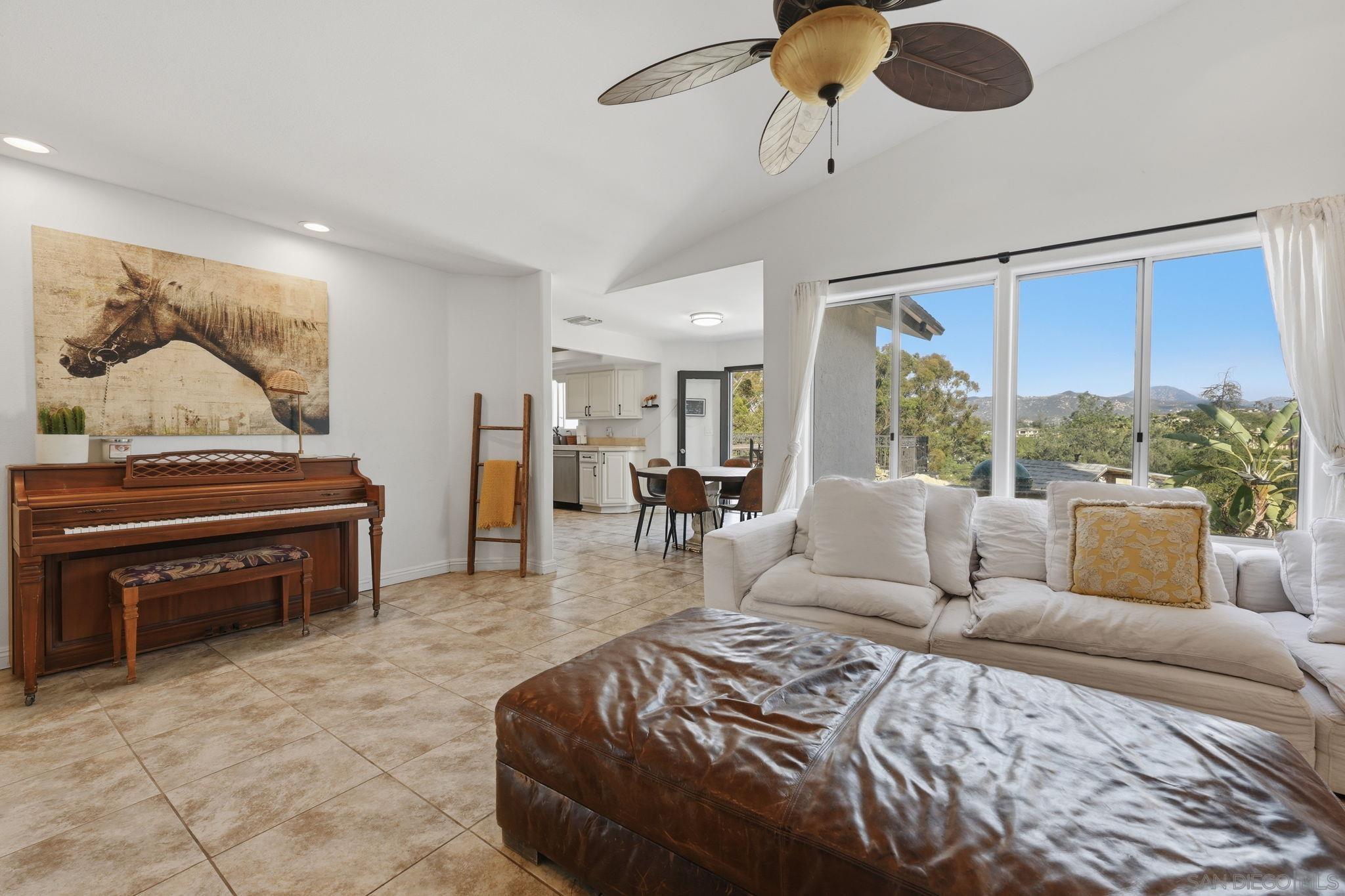 Detail Gallery Image 8 of 66 For 13883  Sage Mountain Ln, Jamul,  CA 91935 - 7 Beds | 4/1 Baths