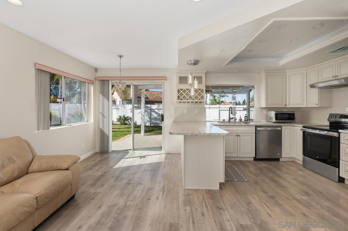 Detail Gallery Image 12 of 34 For 13480  Chelly Ct, San Diego,  CA 92129 - 4 Beds | 3 Baths