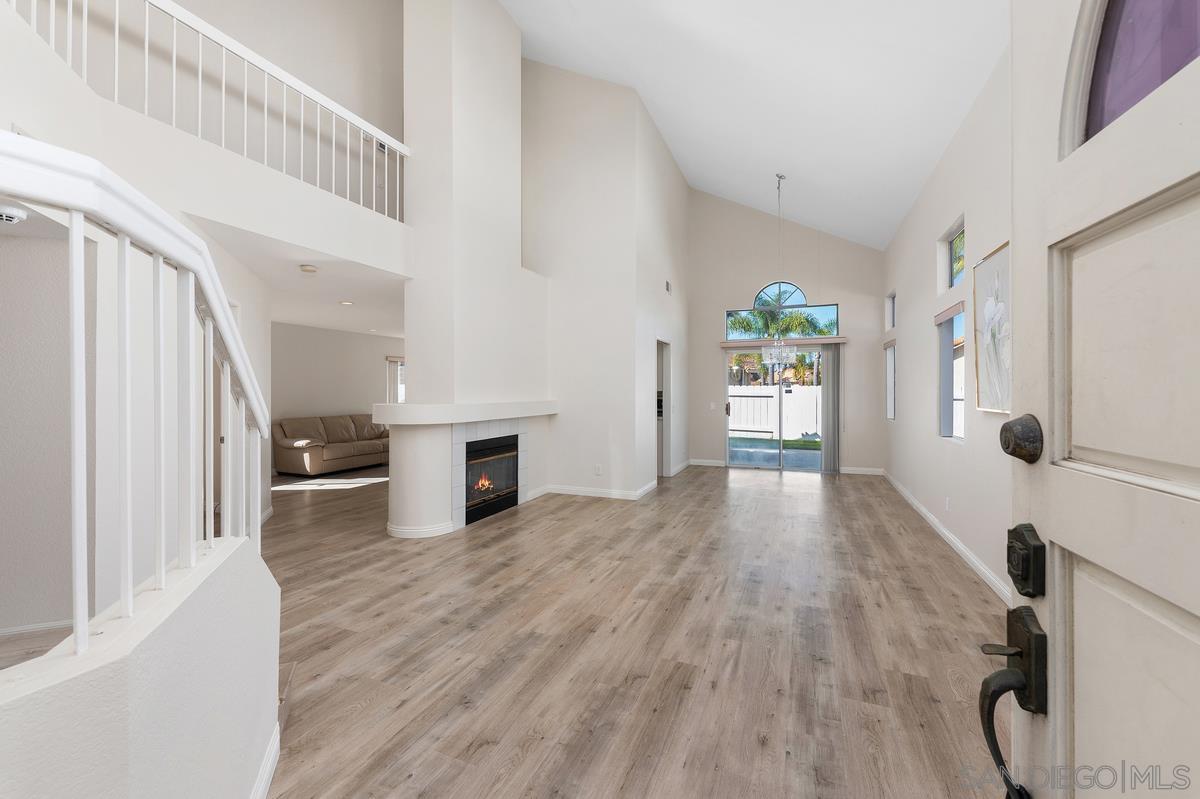 Detail Gallery Image 5 of 34 For 13480  Chelly Ct, San Diego,  CA 92129 - 4 Beds | 3 Baths