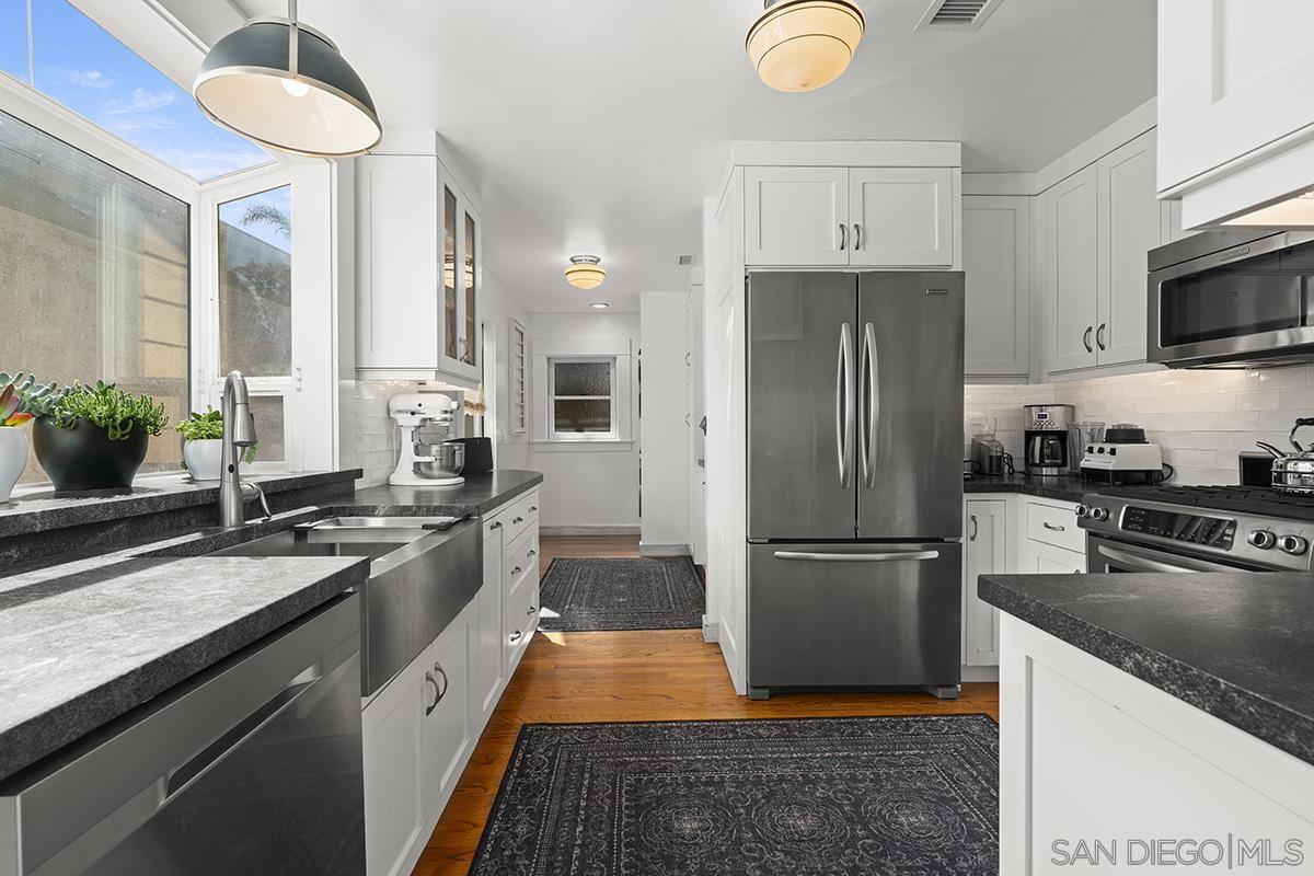 Detail Gallery Image 33 of 66 For 2133  Pine St, San Diego,  CA 92103 - 2 Beds | 2 Baths