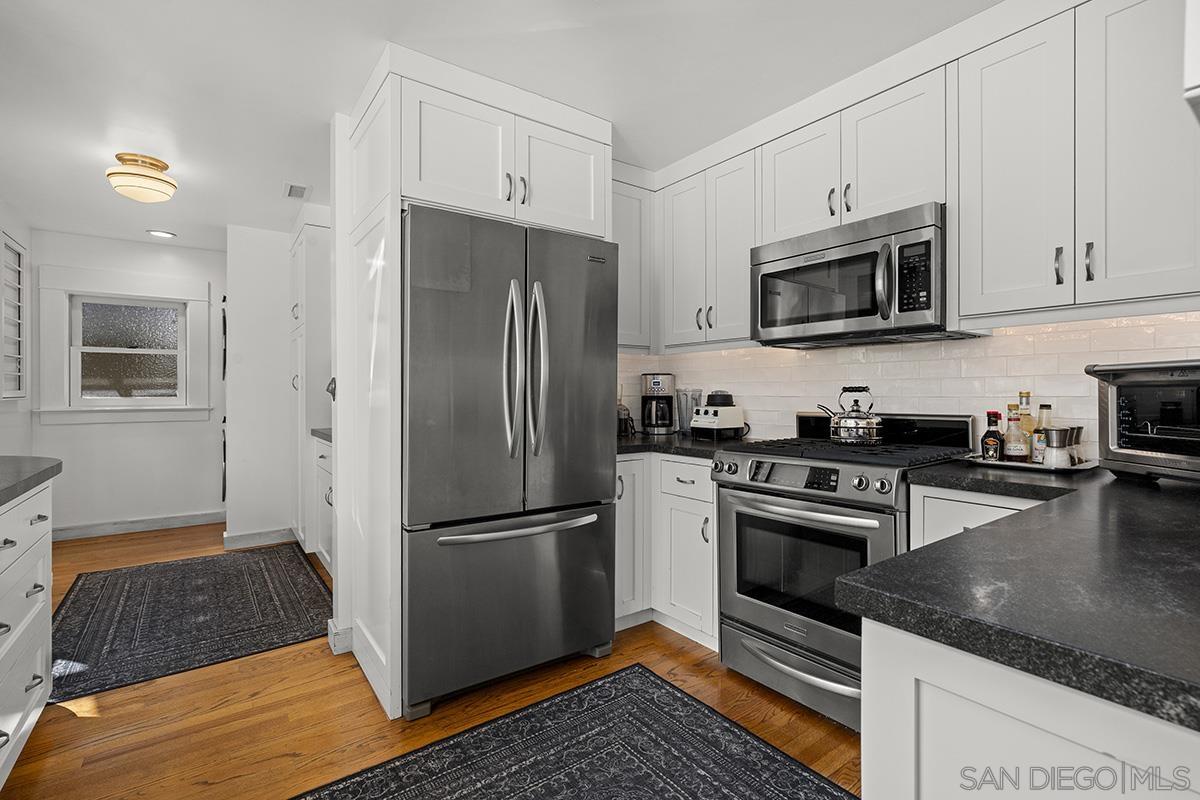 Detail Gallery Image 43 of 66 For 2133  Pine St, San Diego,  CA 92103 - 2 Beds | 2 Baths