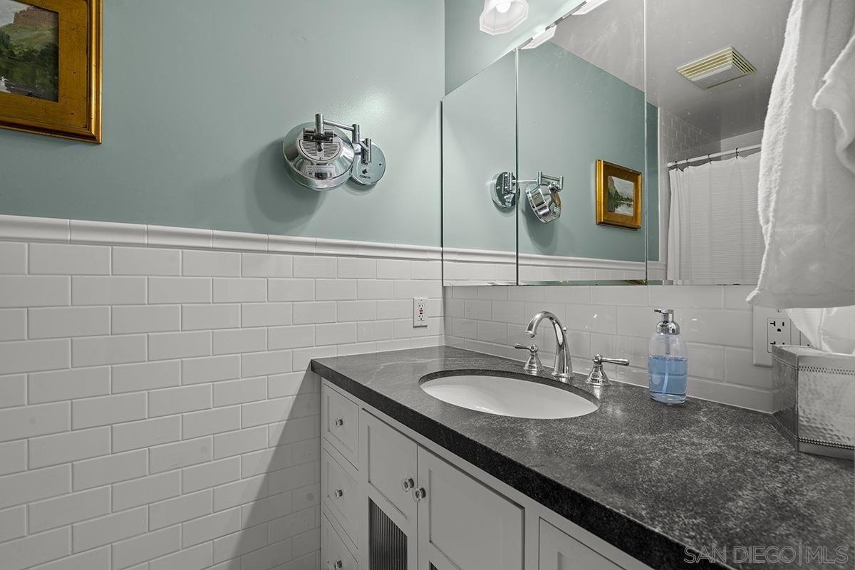 Detail Gallery Image 50 of 66 For 2133  Pine St, San Diego,  CA 92103 - 2 Beds | 2 Baths