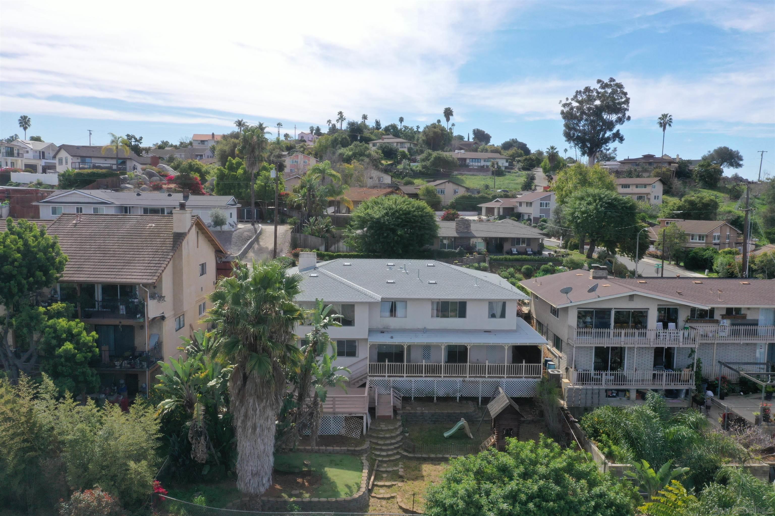 Detail Gallery Image 4 of 12 For 1024  Circle Dr, Escondido,  CA 92025 - 4 Beds | 3 Baths