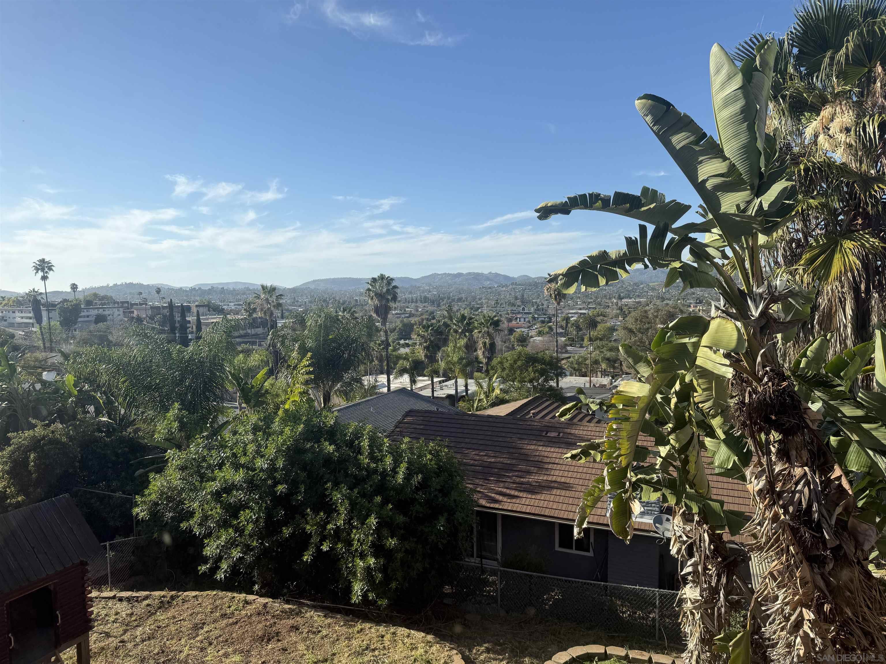 Detail Gallery Image 6 of 12 For 1024  Circle Dr, Escondido,  CA 92025 - 4 Beds | 3 Baths
