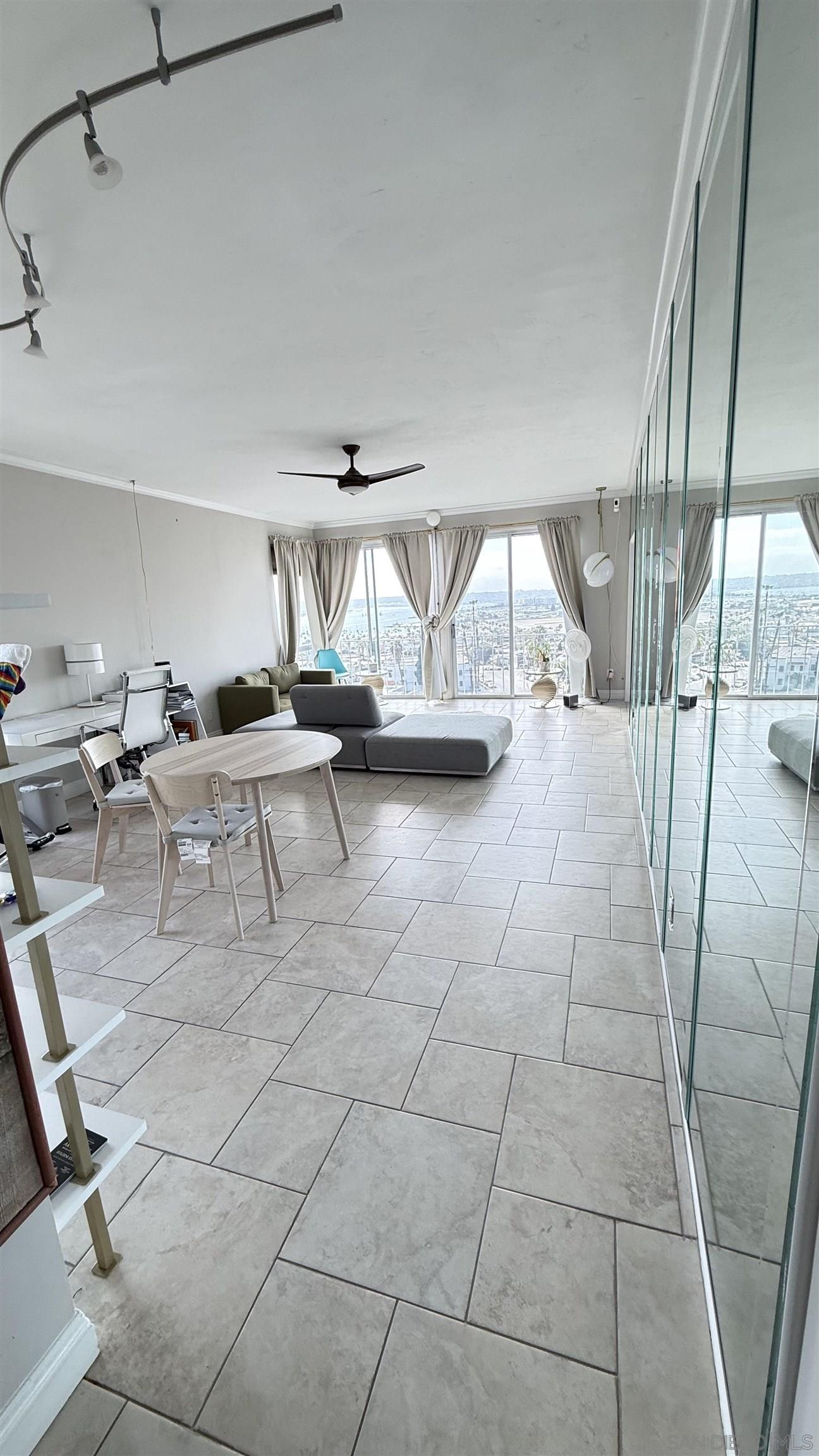 Detail Gallery Image 11 of 13 For 2410  Albatross  St.  18, San Diego,  CA 92101 - 1 Beds | 1/1 Baths