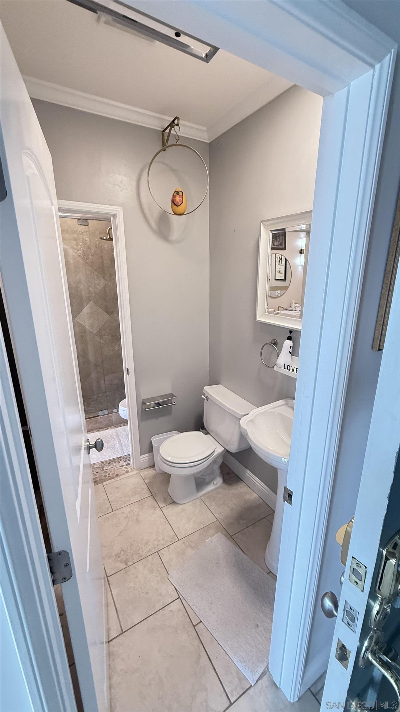 Detail Gallery Image 12 of 13 For 2410  Albatross  St.  18, San Diego,  CA 92101 - 1 Beds | 1/1 Baths