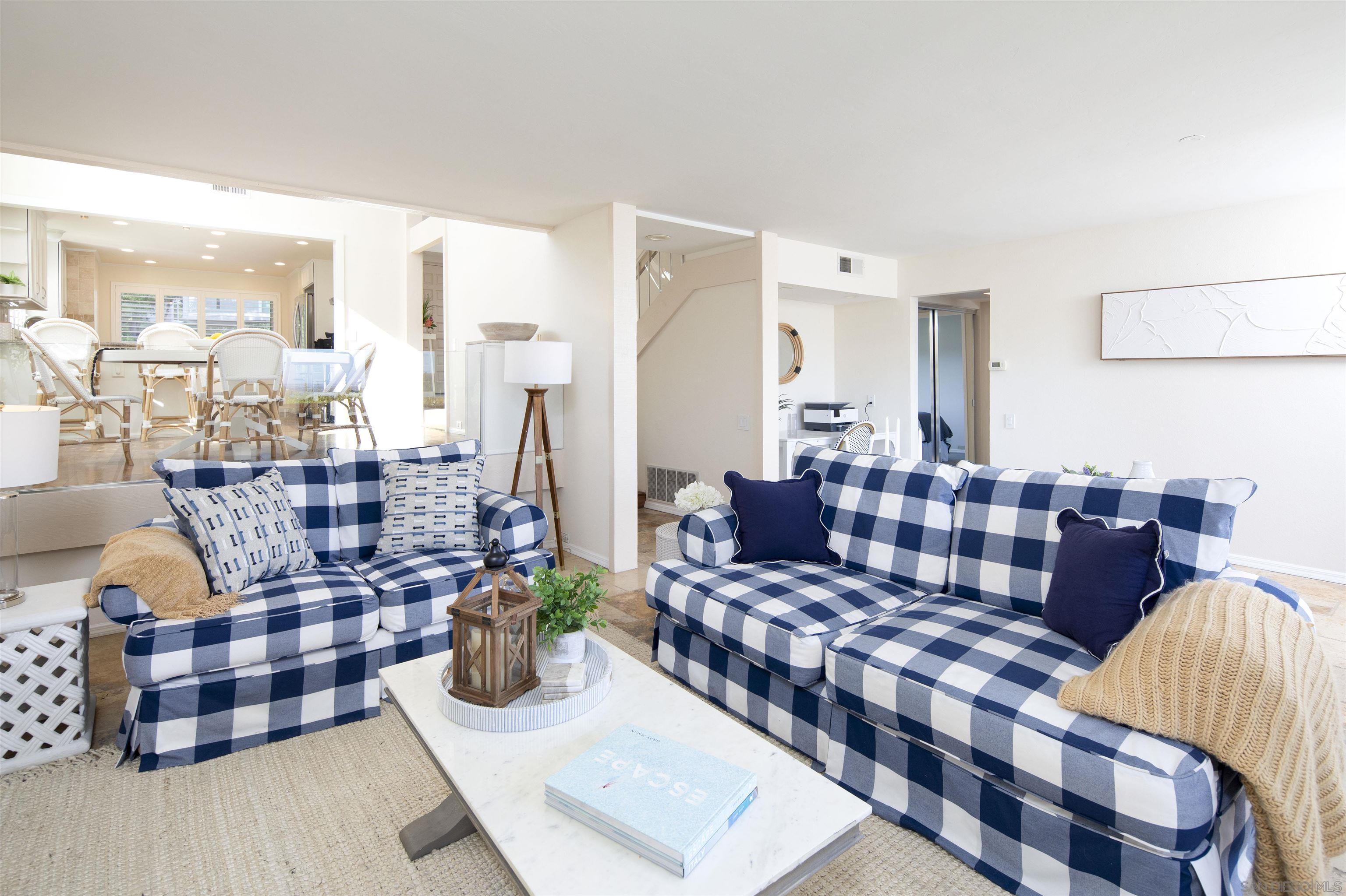 Detail Gallery Image 13 of 67 For 2283  Caminito Preciosa Sur, La Jolla,  CA 92037 - 3 Beds | 3 Baths