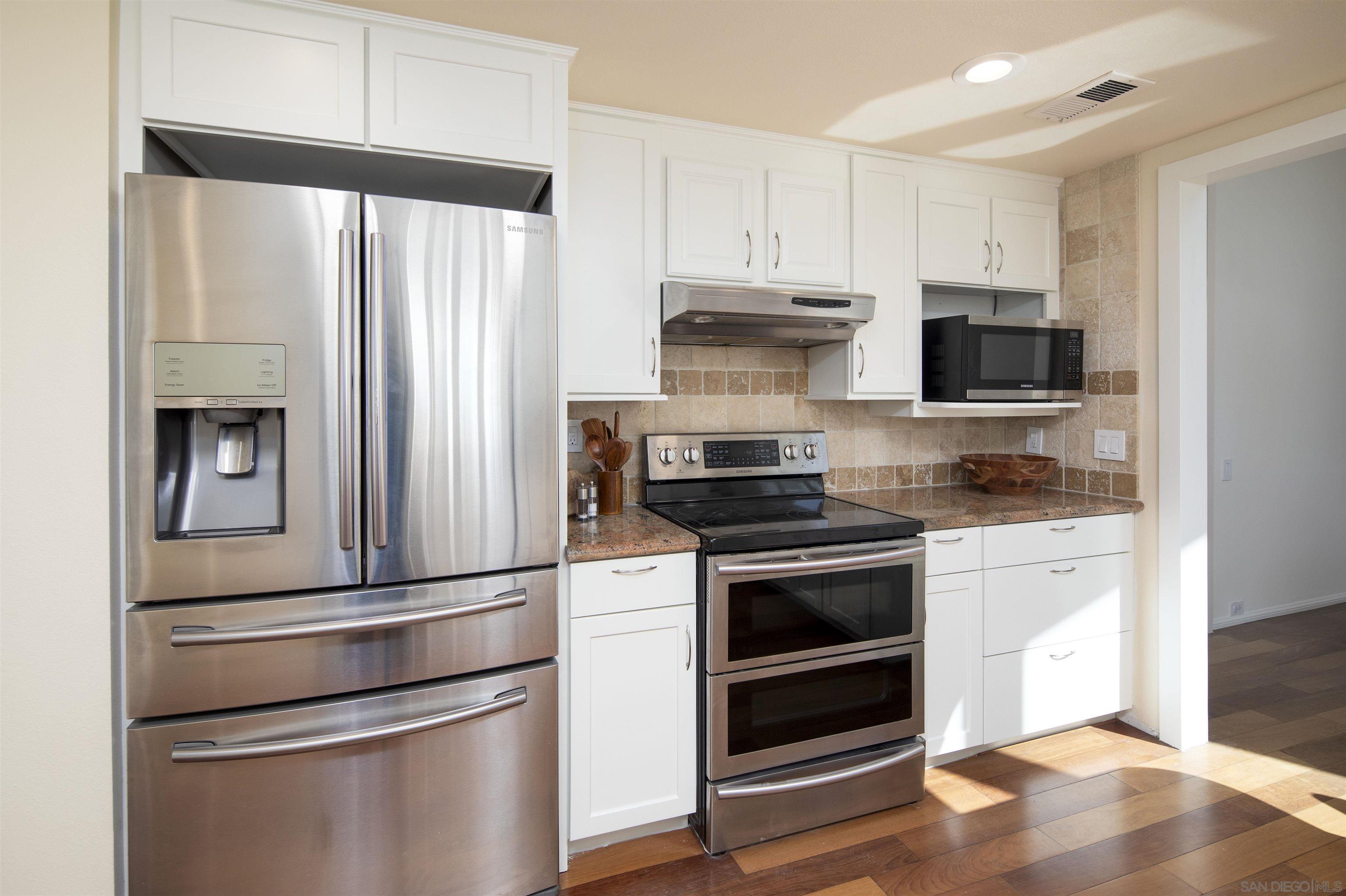 Detail Gallery Image 23 of 67 For 2283  Caminito Preciosa Sur, La Jolla,  CA 92037 - 3 Beds | 3 Baths