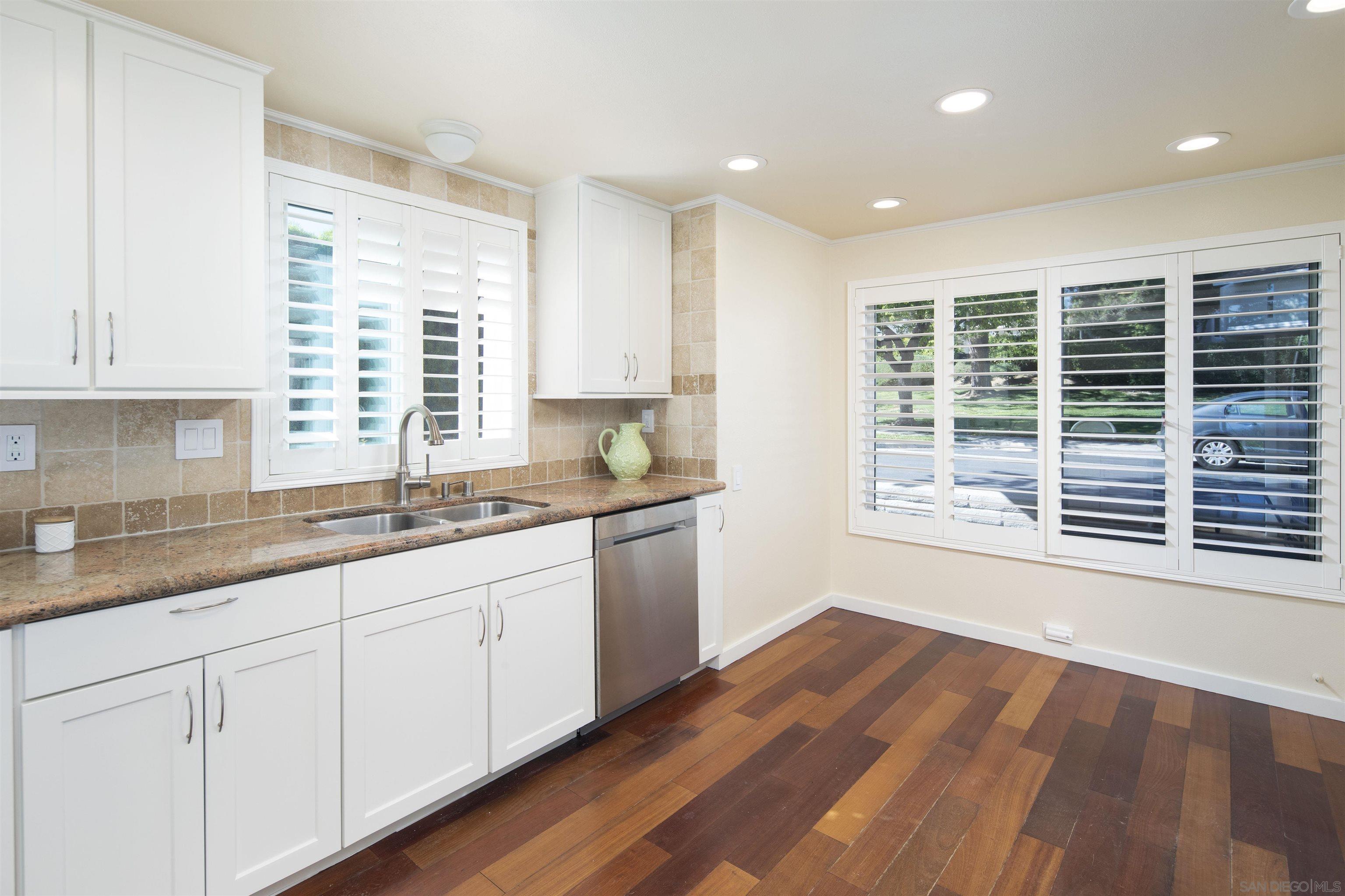 Detail Gallery Image 24 of 67 For 2283  Caminito Preciosa Sur, La Jolla,  CA 92037 - 3 Beds | 3 Baths