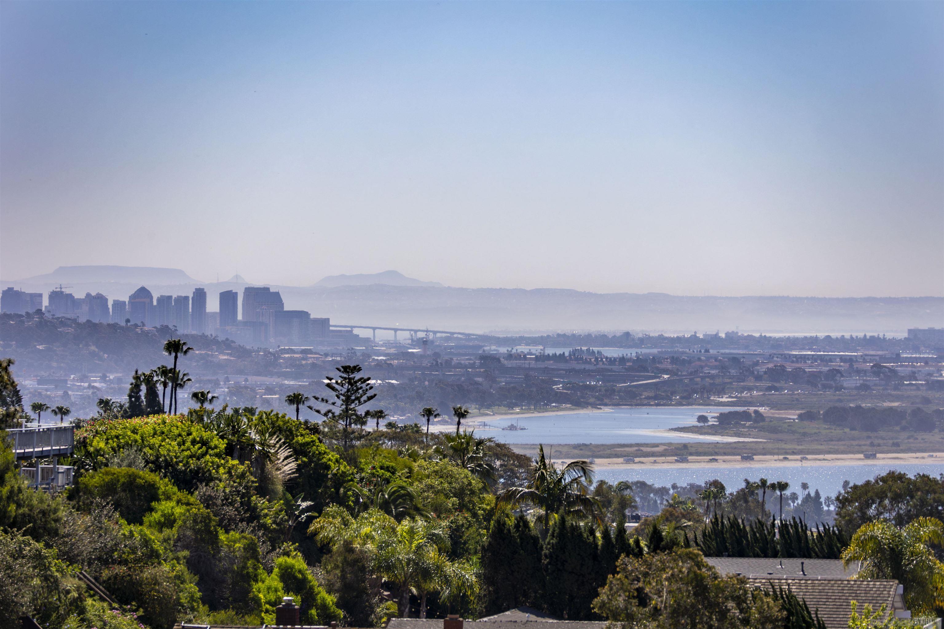Detail Gallery Image 7 of 67 For 2283  Caminito Preciosa Sur, La Jolla,  CA 92037 - 3 Beds | 3 Baths