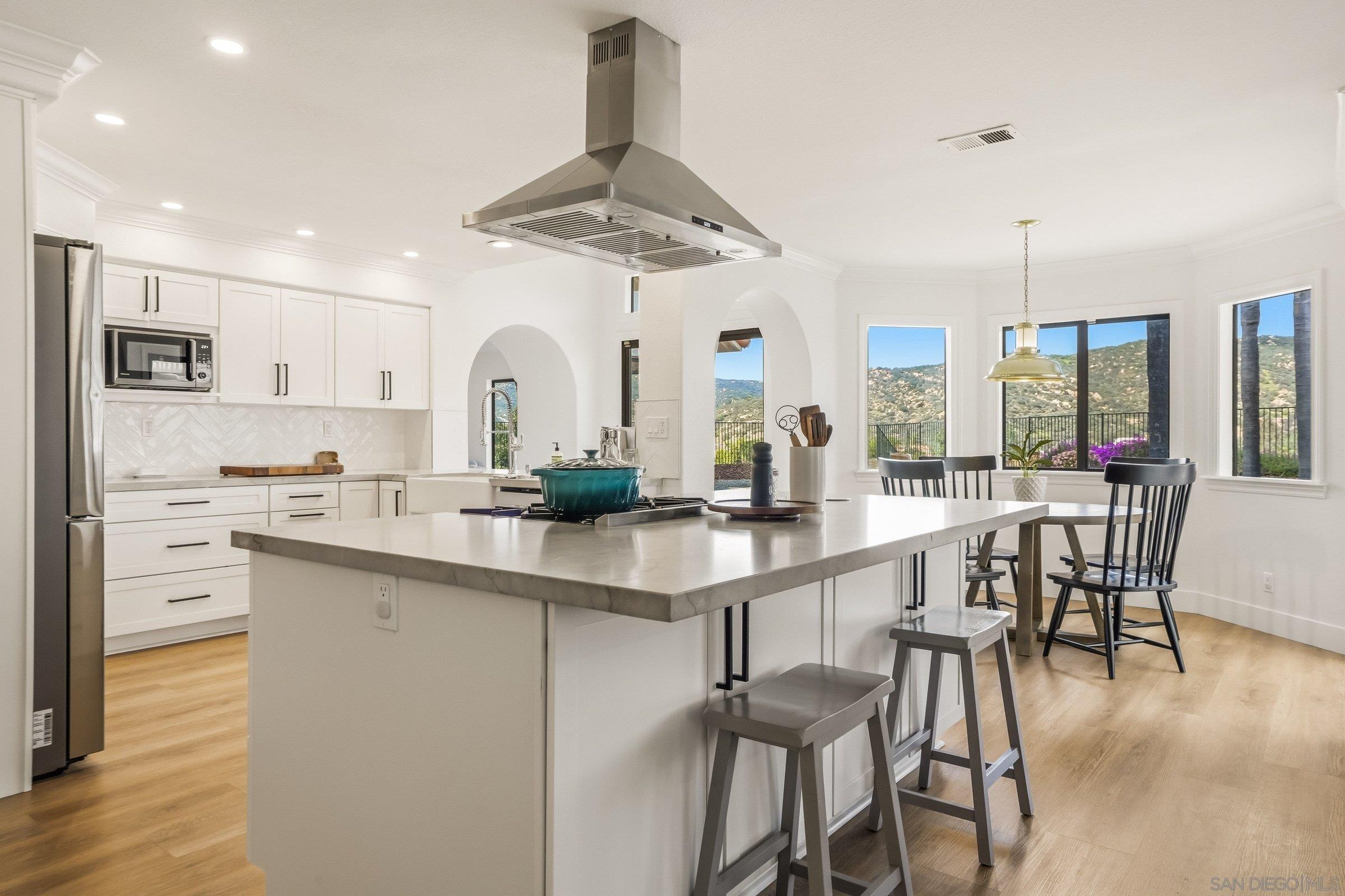 Detail Gallery Image 11 of 50 For 8842  Summerhill Pt, Alpine,  CA 91901 - 4 Beds | 3/1 Baths