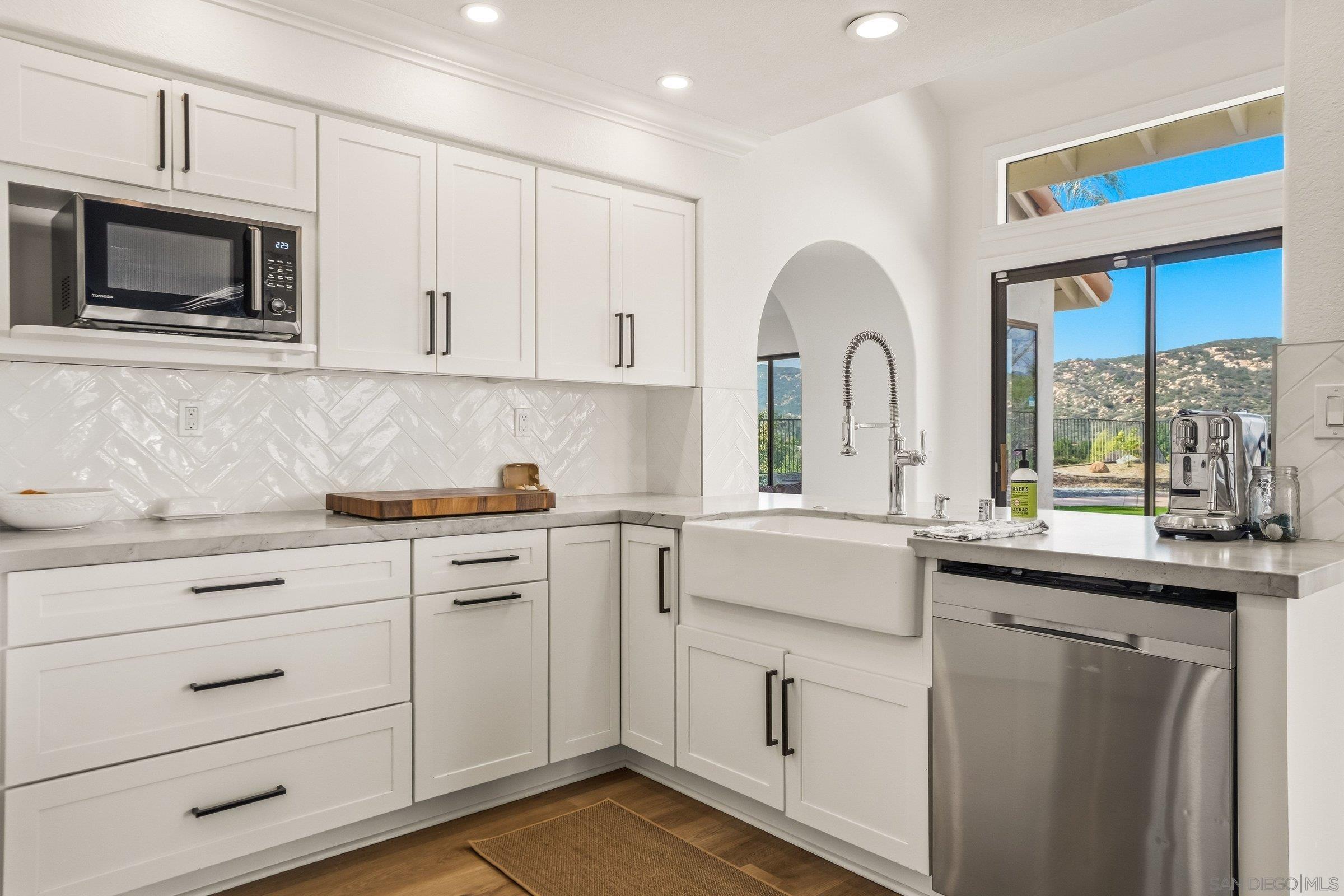 Detail Gallery Image 12 of 50 For 8842  Summerhill Pt, Alpine,  CA 91901 - 4 Beds | 3/1 Baths