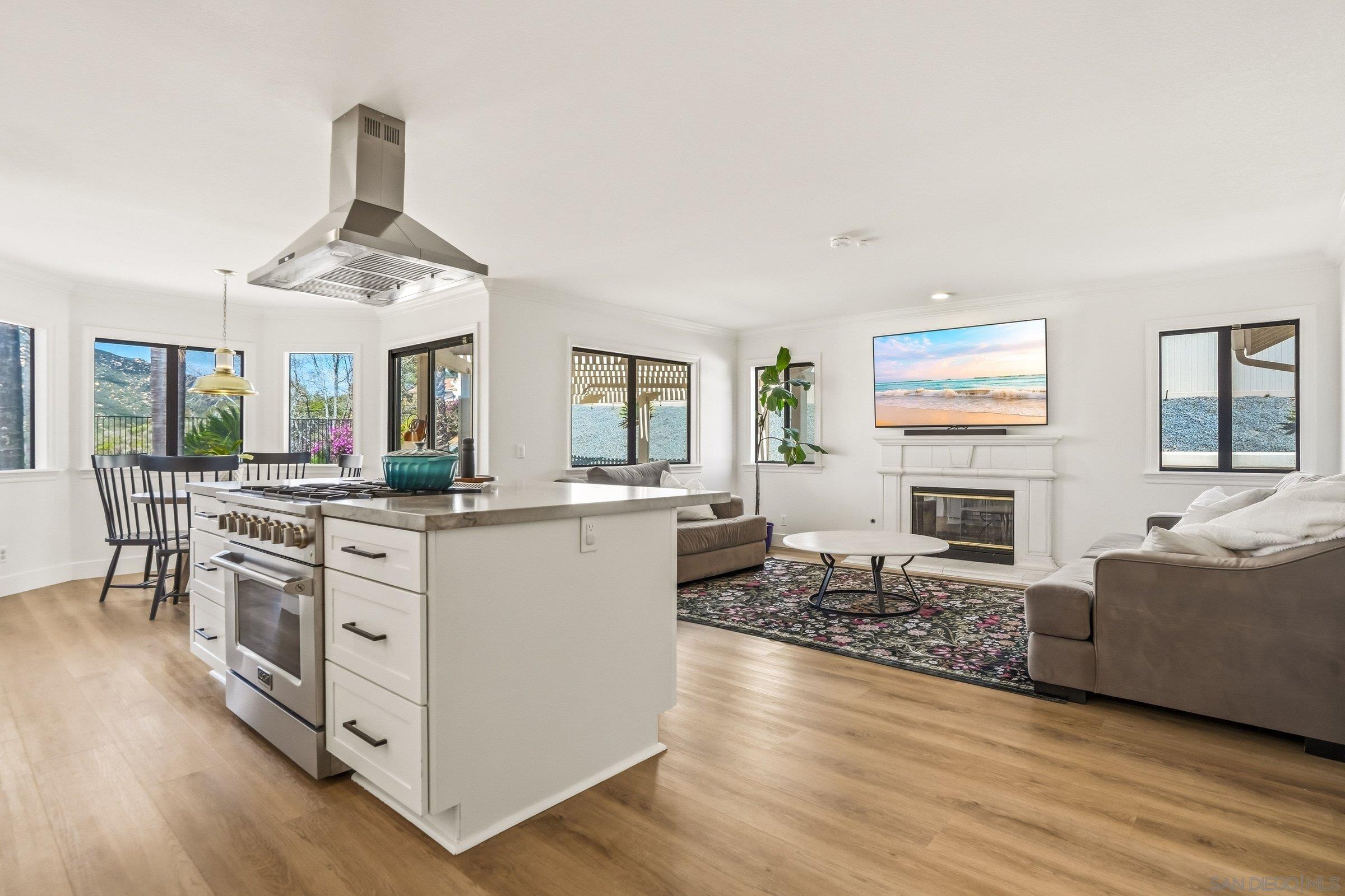 Detail Gallery Image 14 of 50 For 8842  Summerhill Pt, Alpine,  CA 91901 - 4 Beds | 3/1 Baths