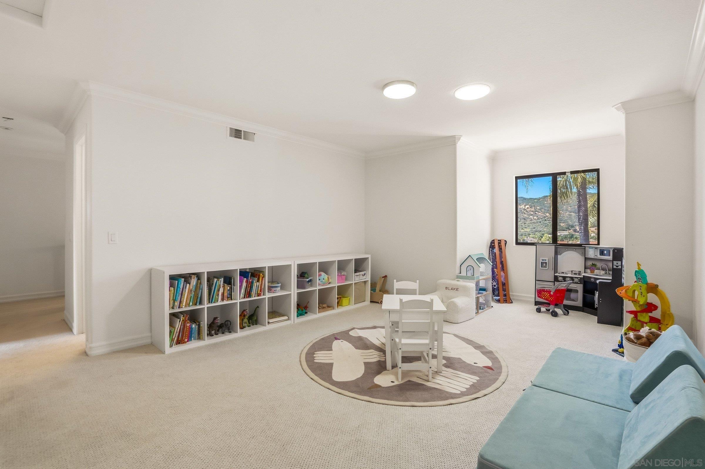 Detail Gallery Image 29 of 50 For 8842  Summerhill Pt, Alpine,  CA 91901 - 4 Beds | 3/1 Baths