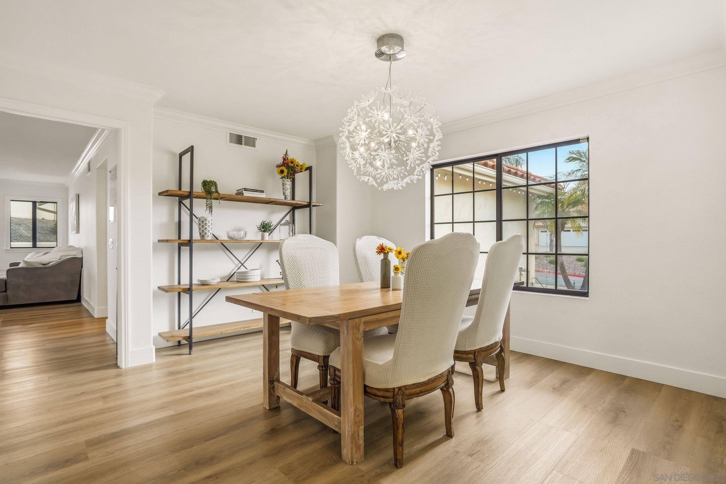 Detail Gallery Image 7 of 50 For 8842  Summerhill Pt, Alpine,  CA 91901 - 4 Beds | 3/1 Baths