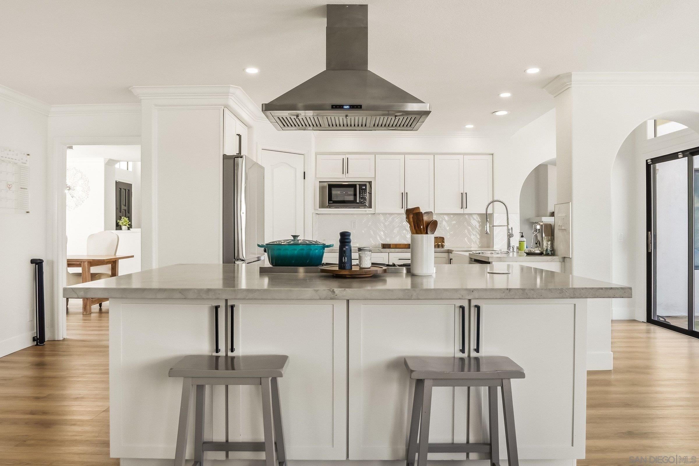 Detail Gallery Image 10 of 50 For 8842  Summerhill Pt, Alpine,  CA 91901 - 4 Beds | 3/1 Baths