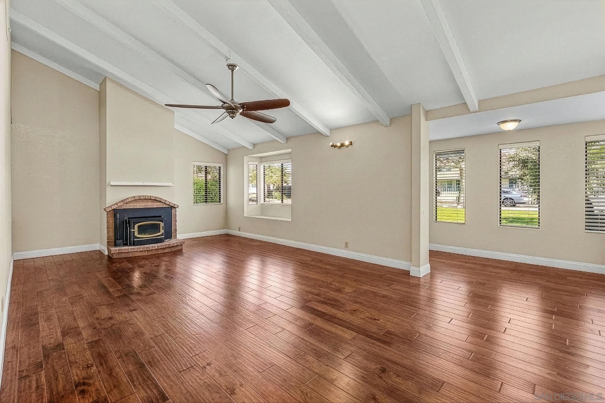 Detail Gallery Image 4 of 52 For 16328  Bassett Ct, Ramona,  CA 92065 - 4 Beds | 2 Baths