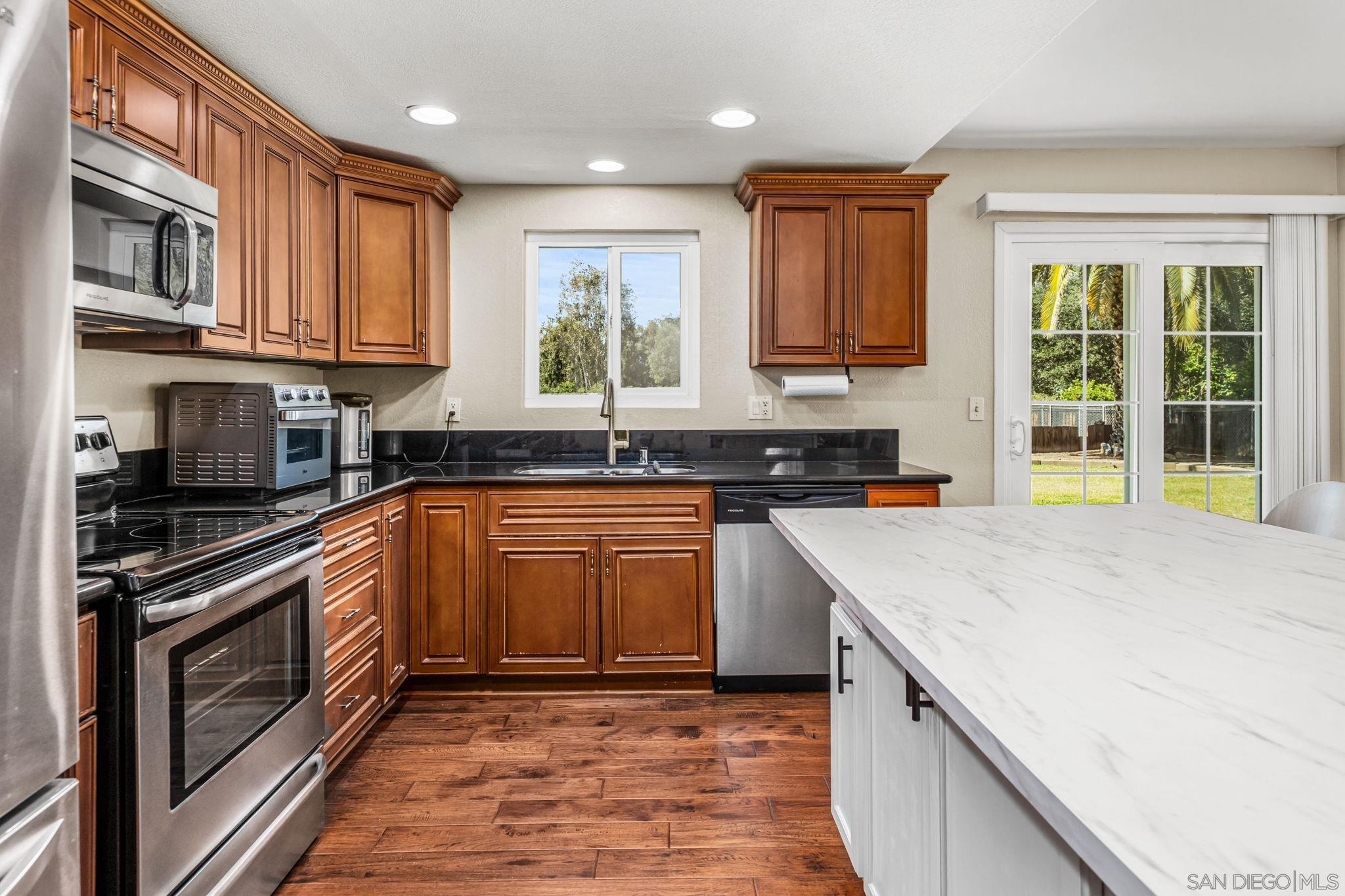 Detail Gallery Image 8 of 52 For 16328  Bassett Ct, Ramona,  CA 92065 - 4 Beds | 2 Baths