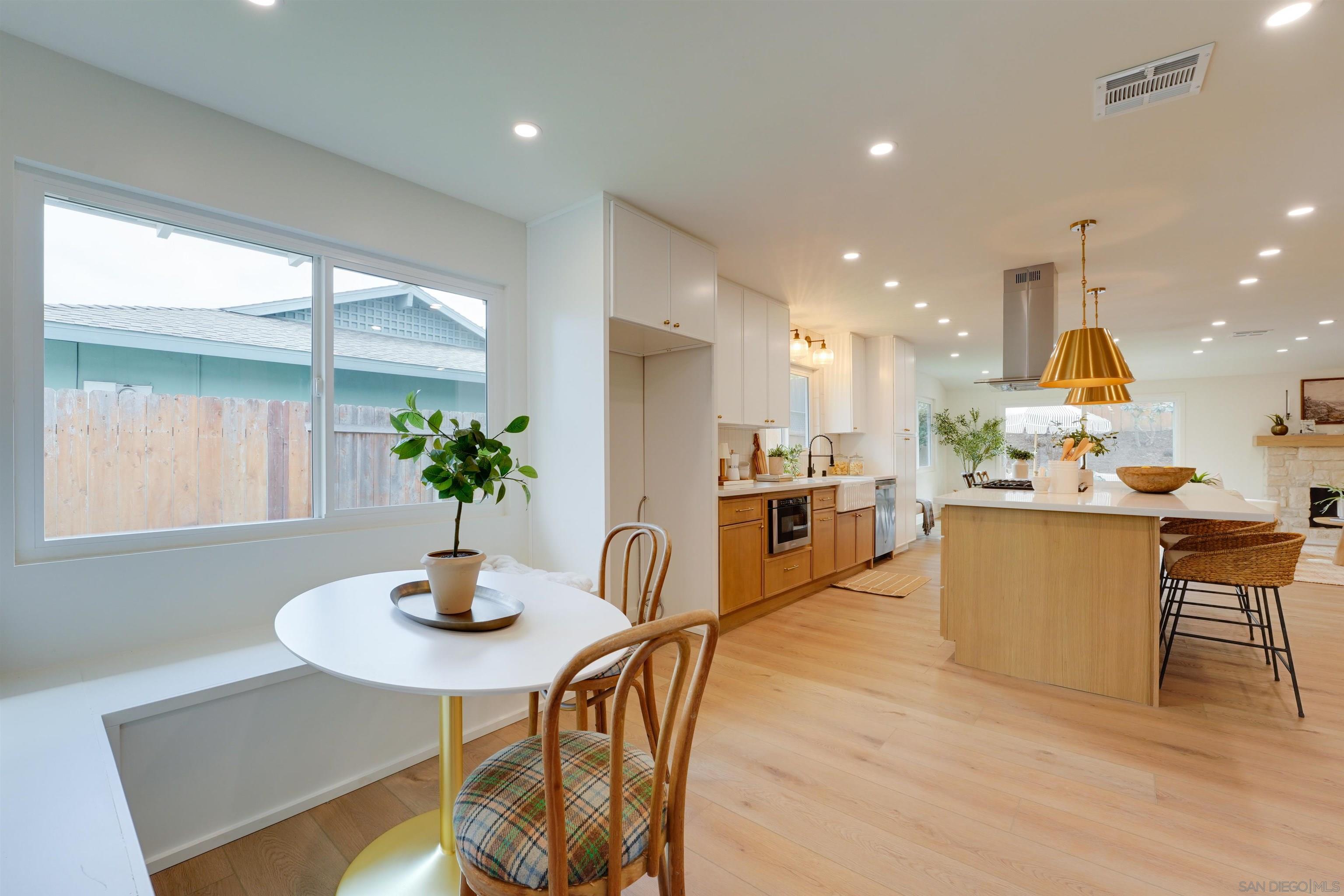 Detail Gallery Image 19 of 74 For 2927  Governor Dr, San Diego,  CA 92122 - 4 Beds | 2 Baths