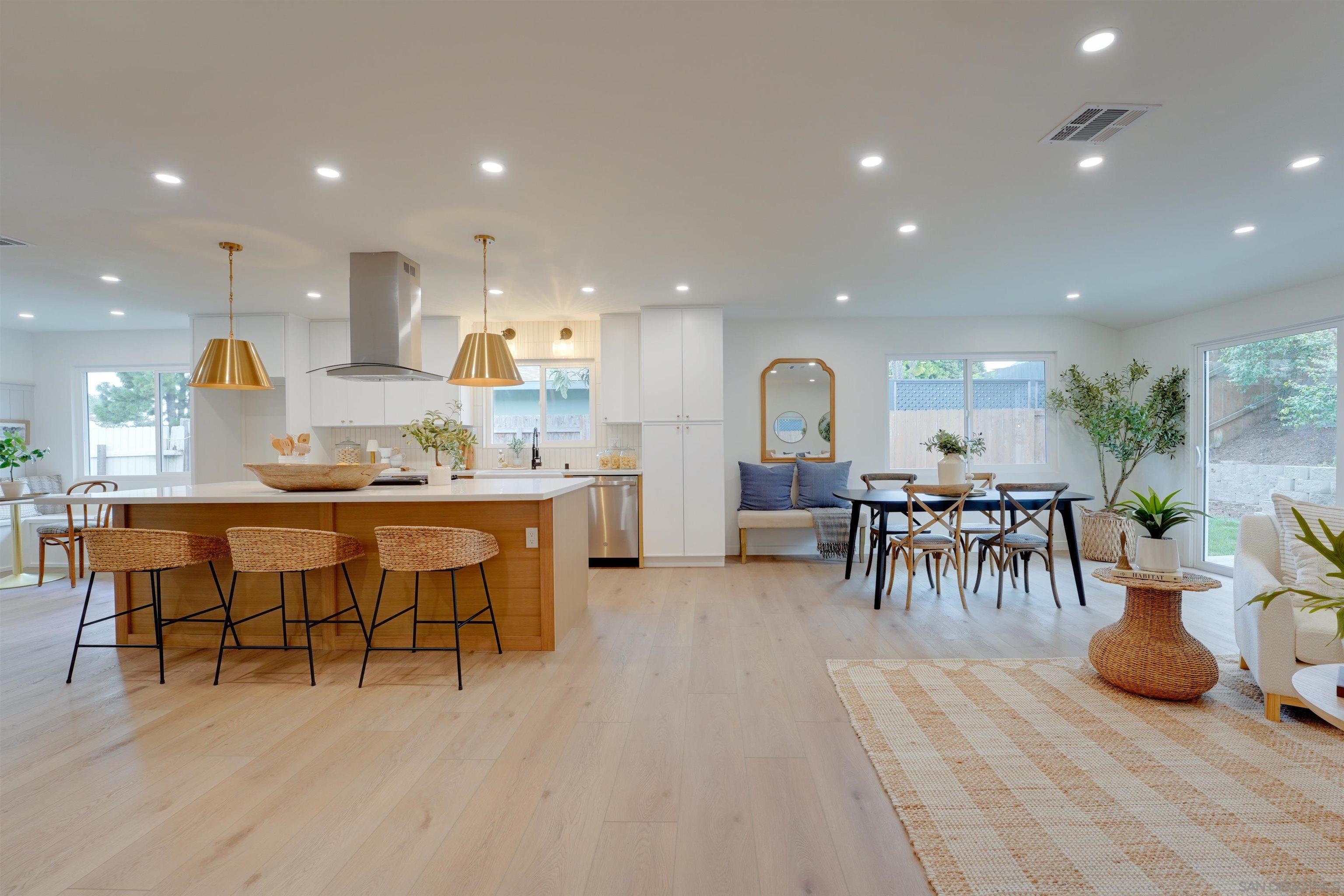 Detail Gallery Image 21 of 74 For 2927  Governor Dr, San Diego,  CA 92122 - 4 Beds | 2 Baths