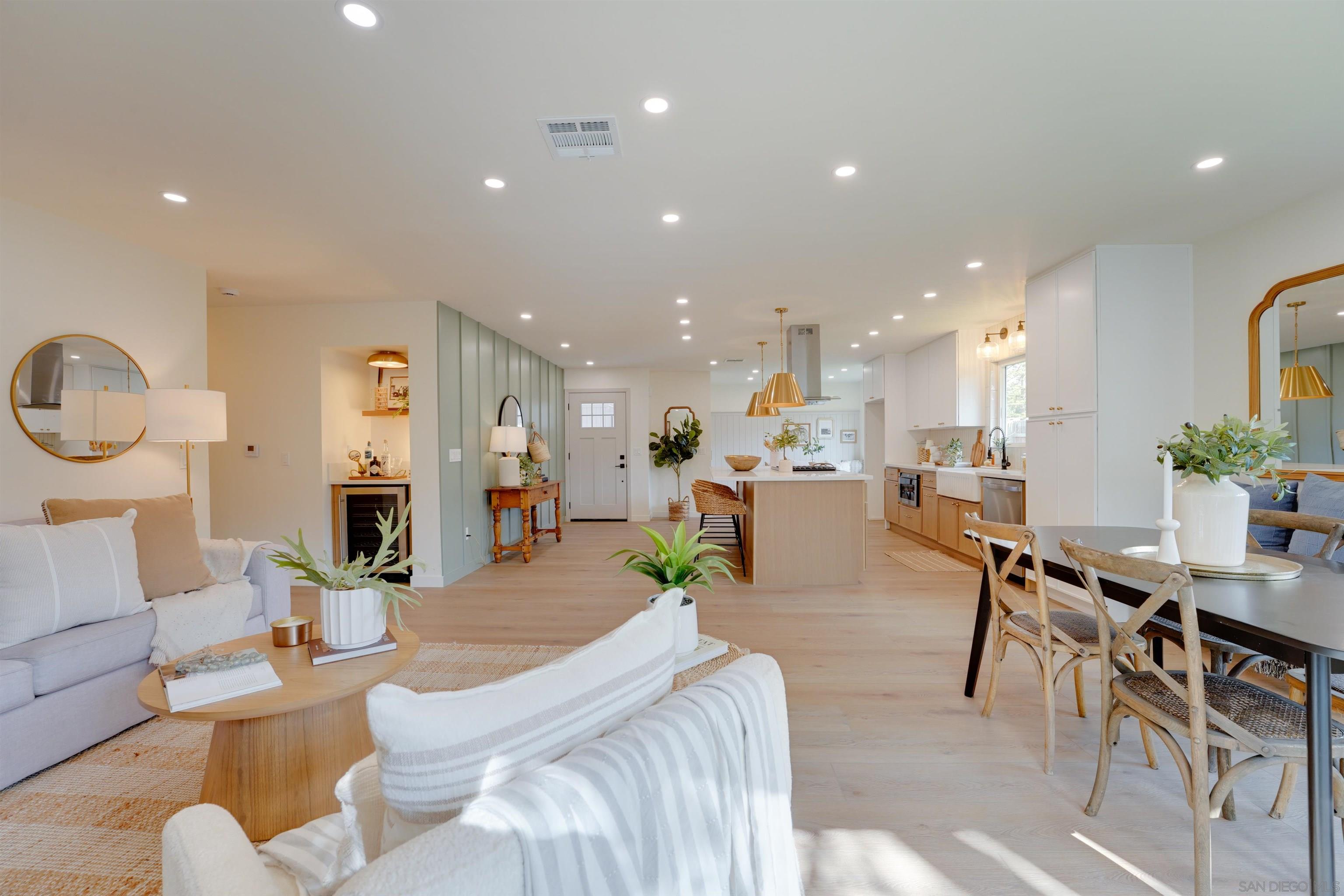 Detail Gallery Image 28 of 74 For 2927  Governor Dr, San Diego,  CA 92122 - 4 Beds | 2 Baths