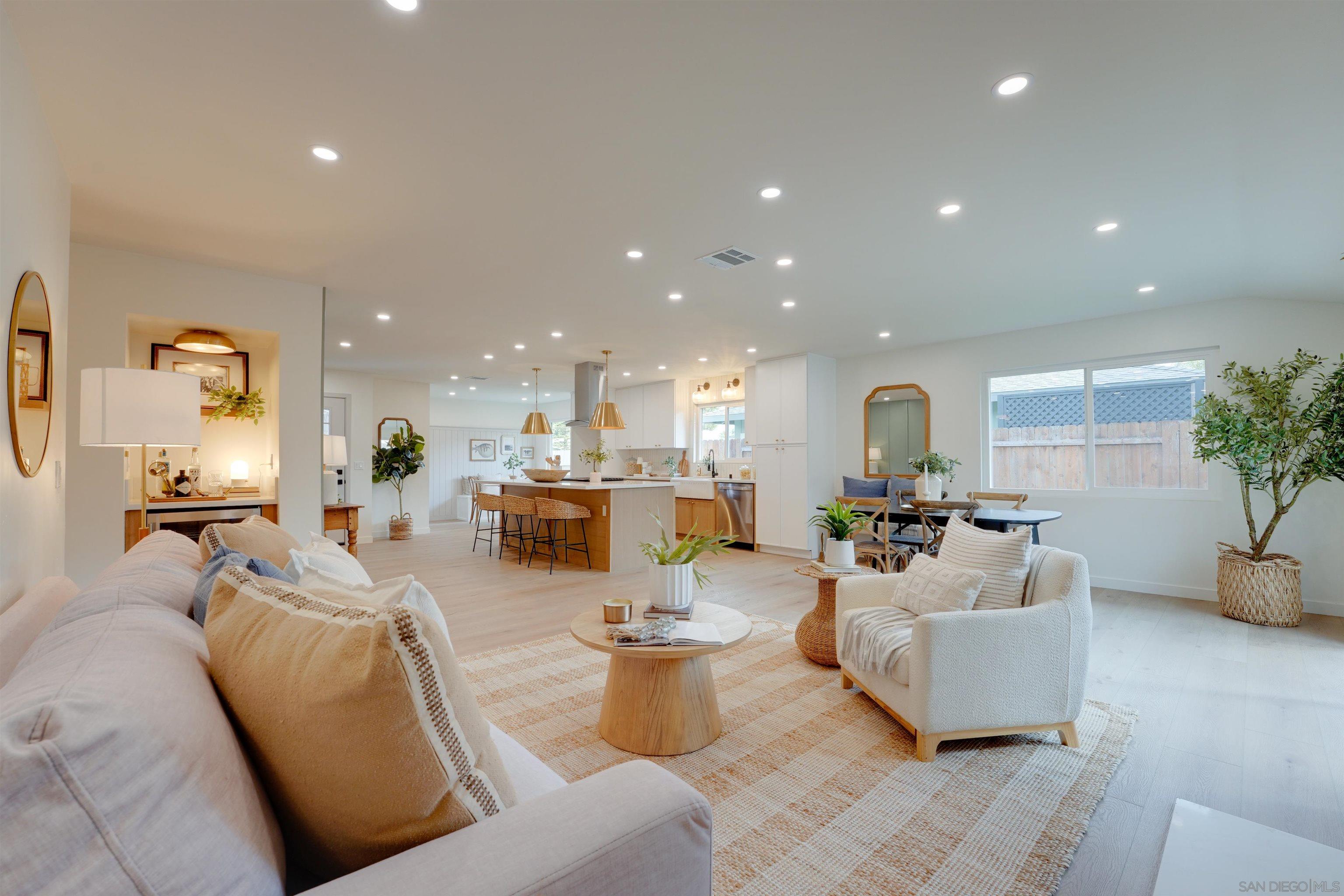 Detail Gallery Image 35 of 74 For 2927  Governor Dr, San Diego,  CA 92122 - 4 Beds | 2 Baths