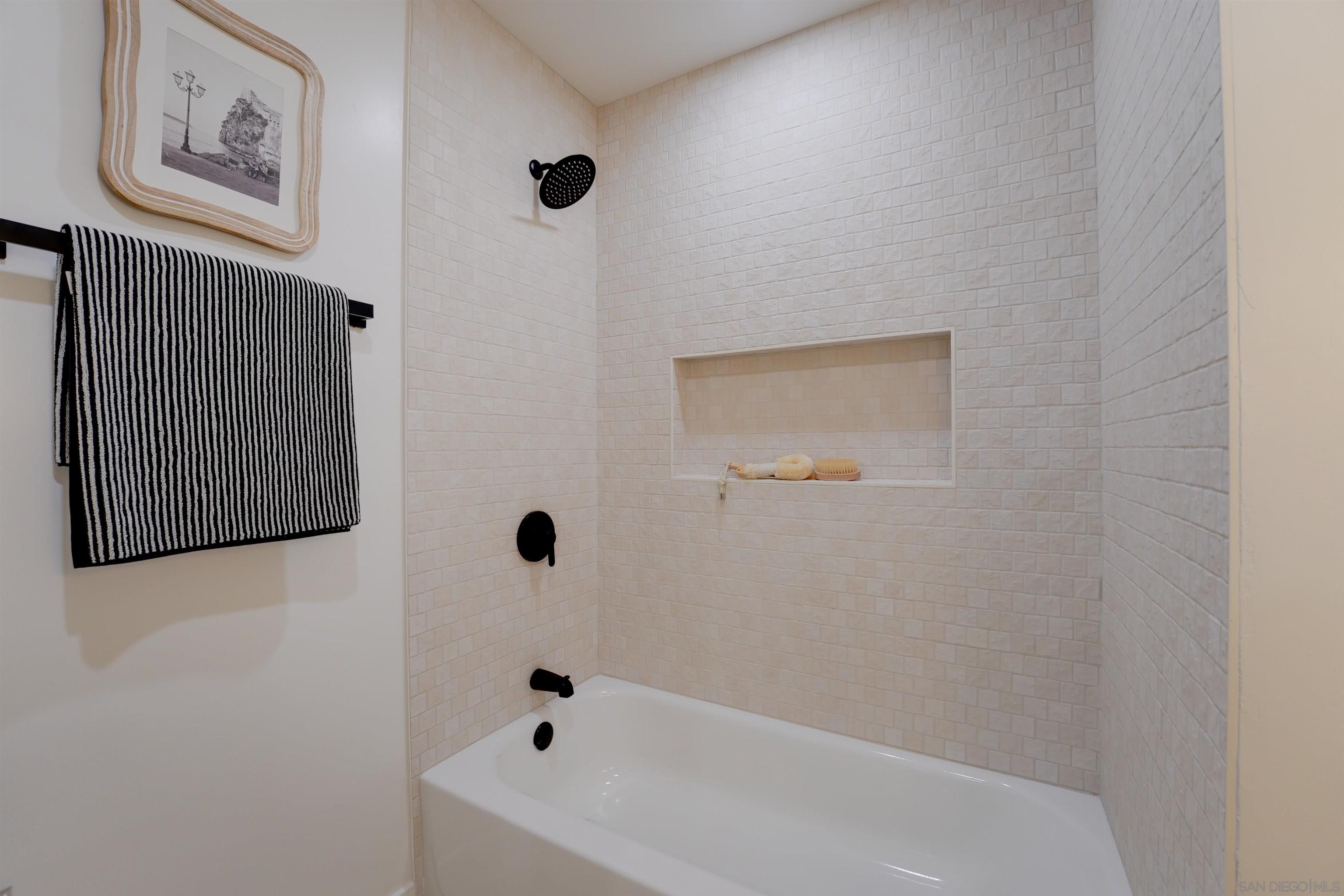 Detail Gallery Image 49 of 74 For 2927  Governor Dr, San Diego,  CA 92122 - 4 Beds | 2 Baths