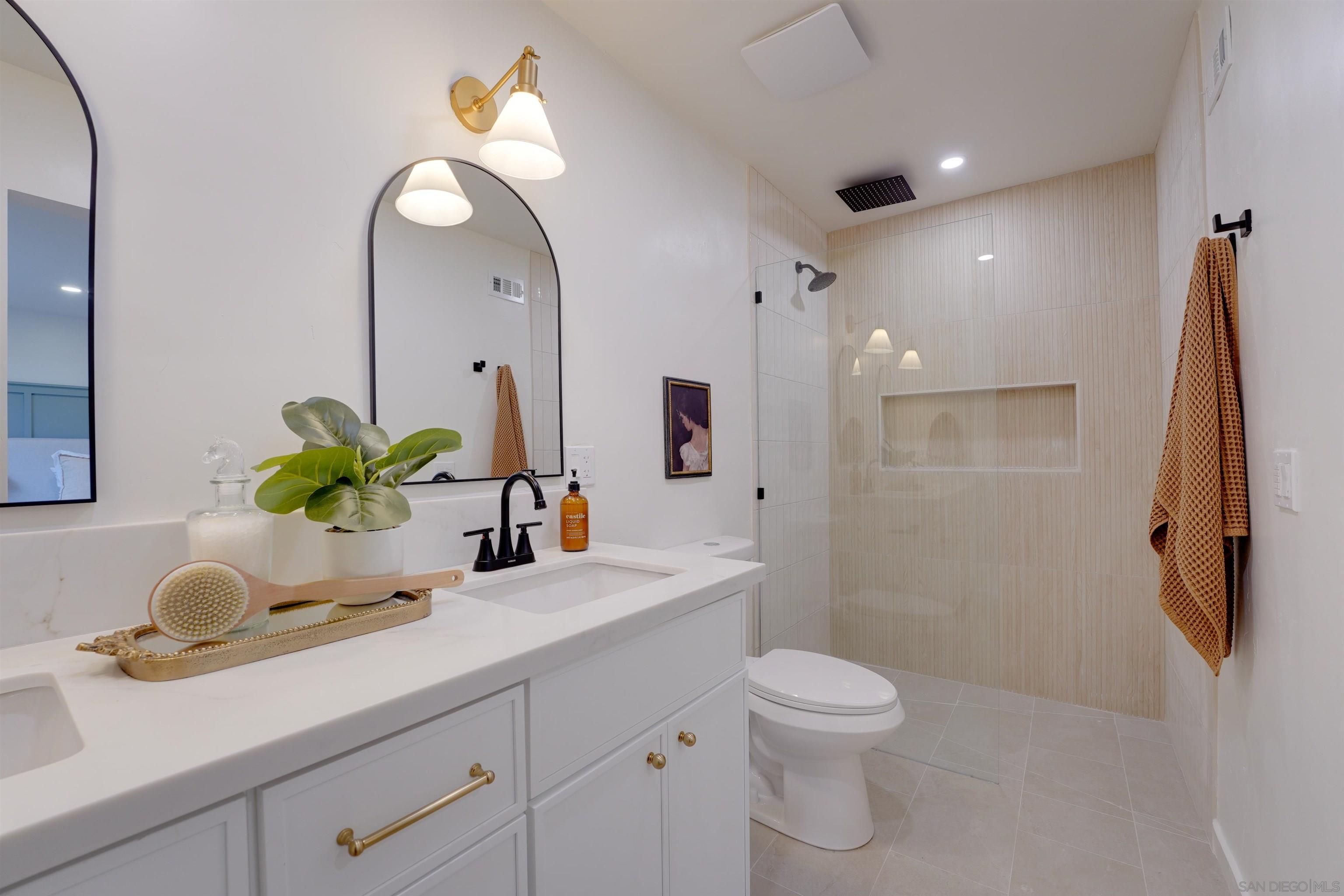 Detail Gallery Image 57 of 74 For 2927  Governor Dr, San Diego,  CA 92122 - 4 Beds | 2 Baths