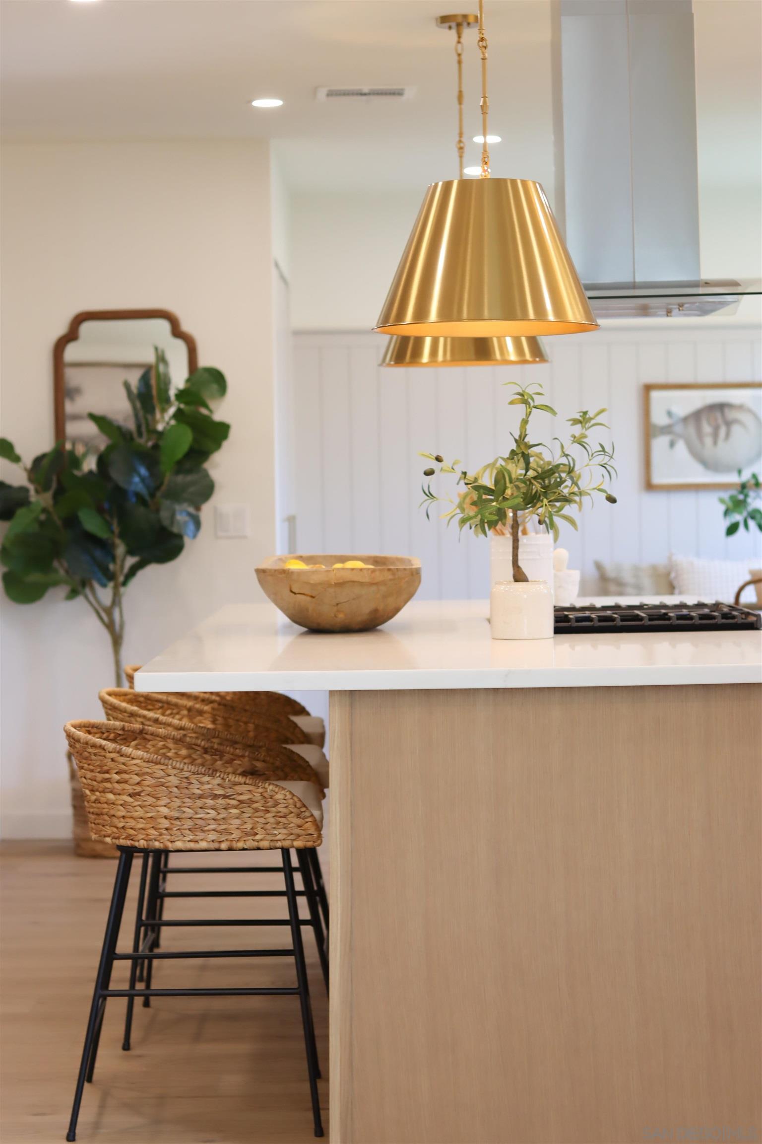 Detail Gallery Image 9 of 74 For 2927  Governor Dr, San Diego,  CA 92122 - 4 Beds | 2 Baths