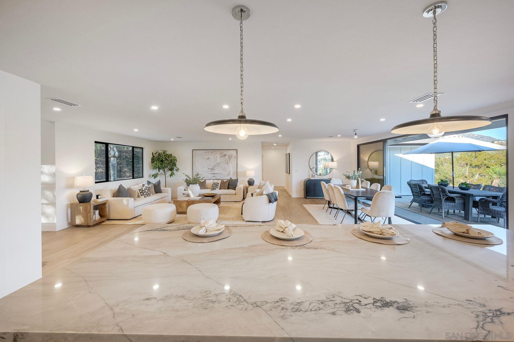 Detail Gallery Image 11 of 54 For 13940  Northcrest Lane, Poway,  CA 92064 - 4 Beds | 4 Baths