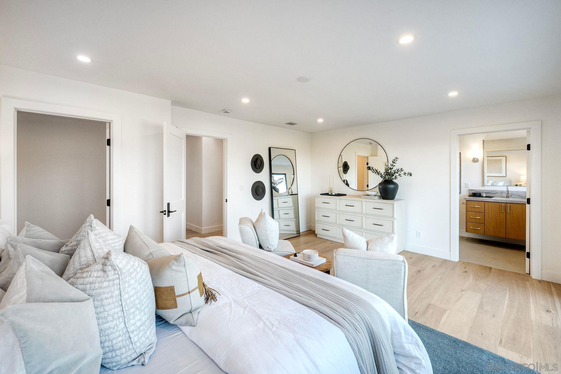 Detail Gallery Image 19 of 54 For 13940  Northcrest Lane, Poway,  CA 92064 - 4 Beds | 4 Baths