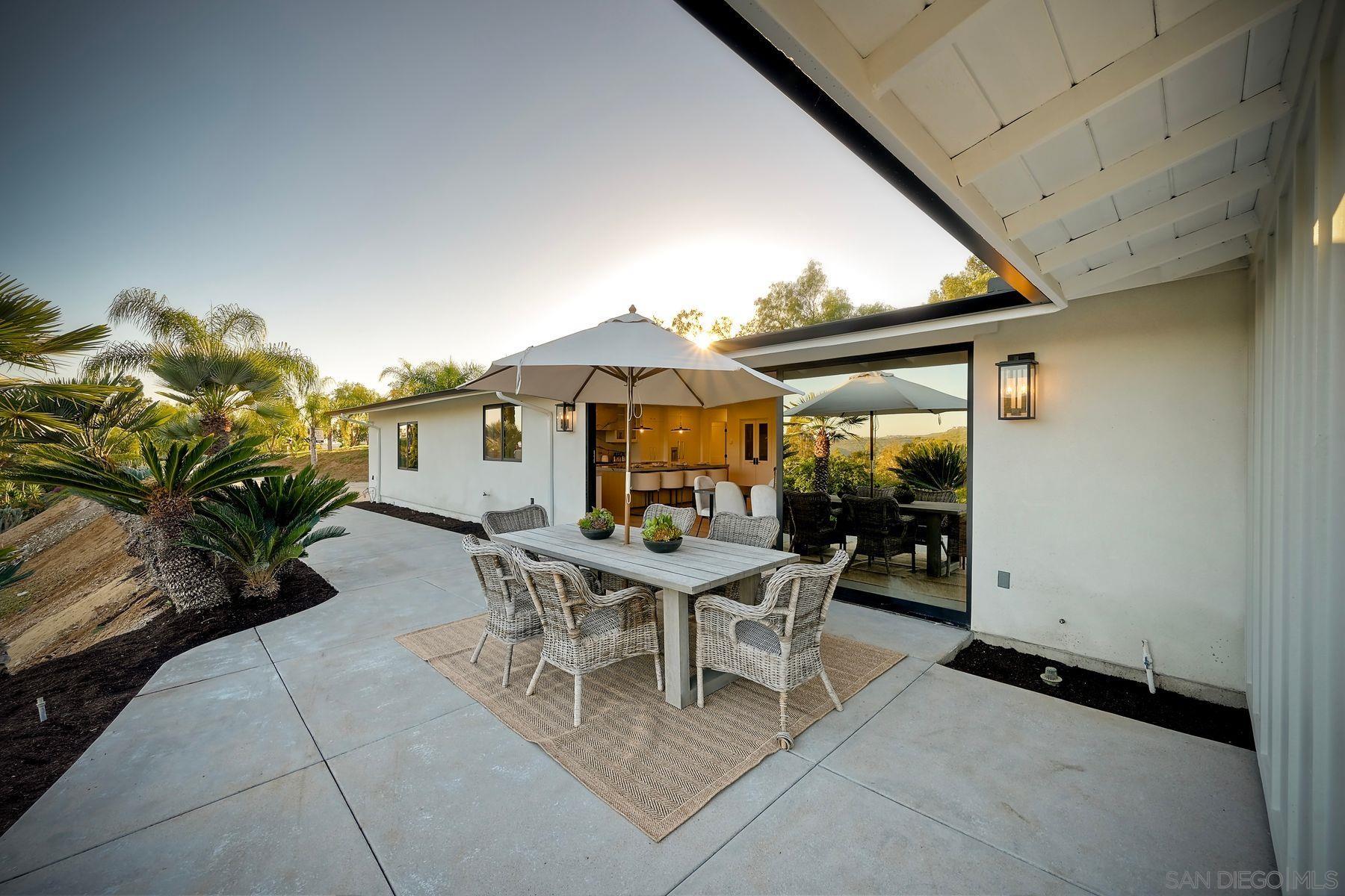 Detail Gallery Image 28 of 54 For 13940  Northcrest Lane, Poway,  CA 92064 - 4 Beds | 4 Baths