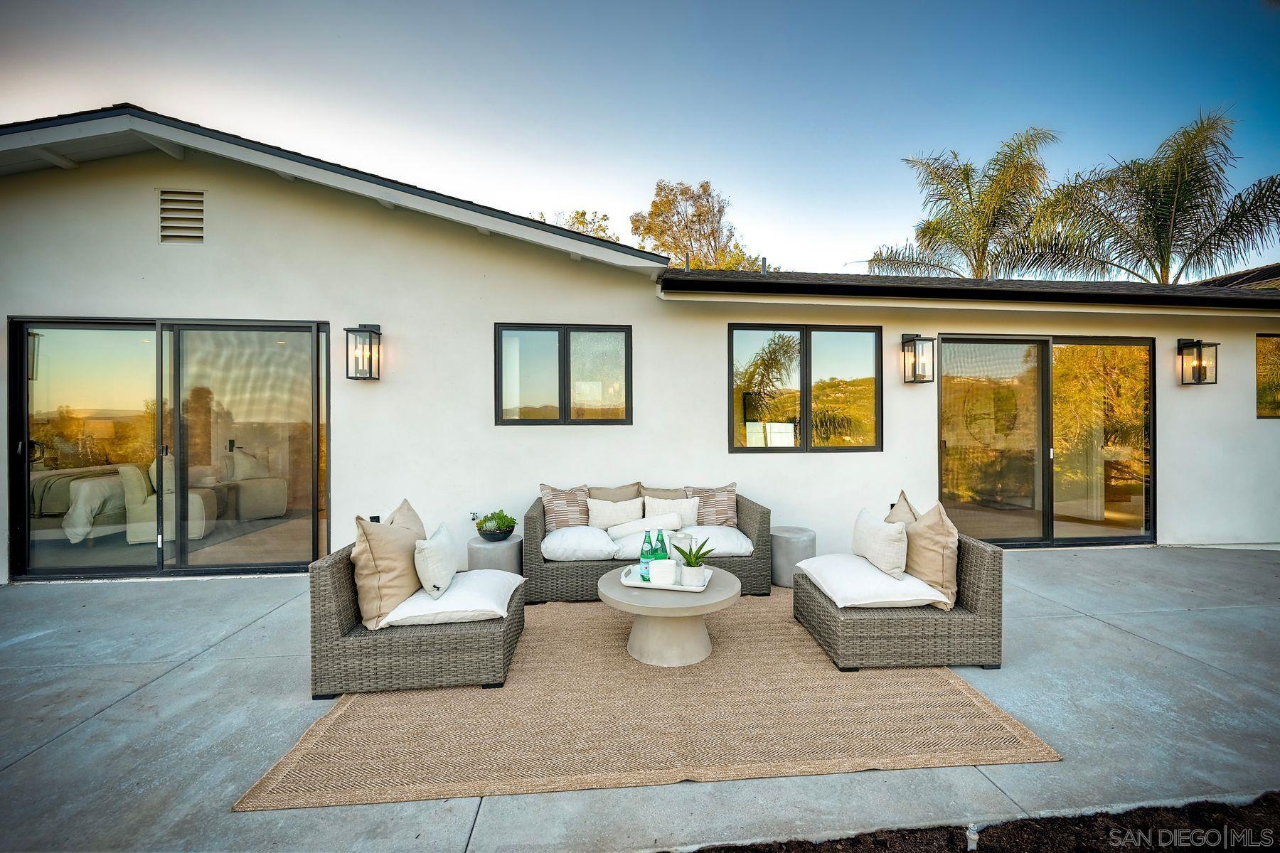 Detail Gallery Image 30 of 54 For 13940  Northcrest Lane, Poway,  CA 92064 - 4 Beds | 4 Baths