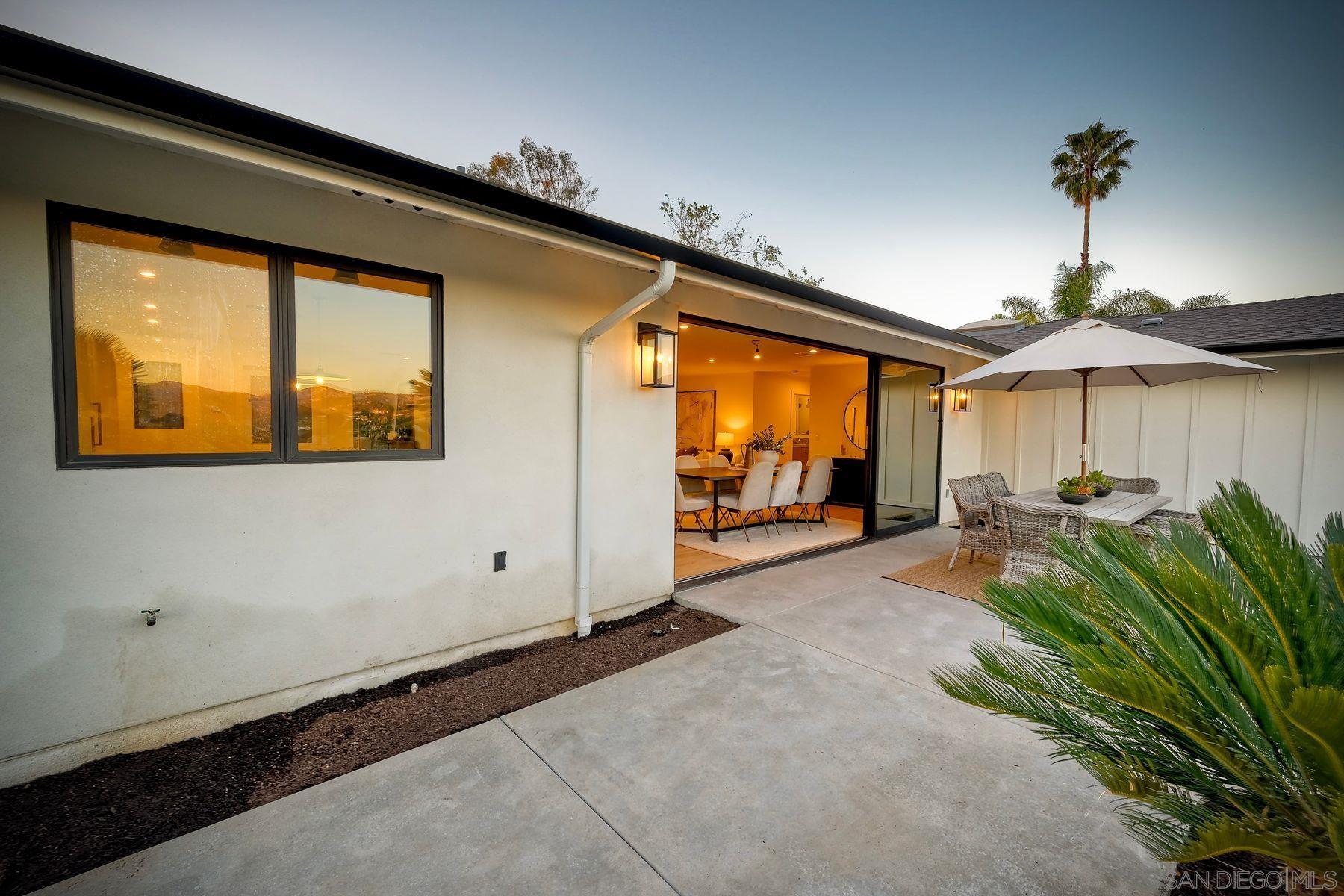 Detail Gallery Image 31 of 54 For 13940  Northcrest Lane, Poway,  CA 92064 - 4 Beds | 4 Baths