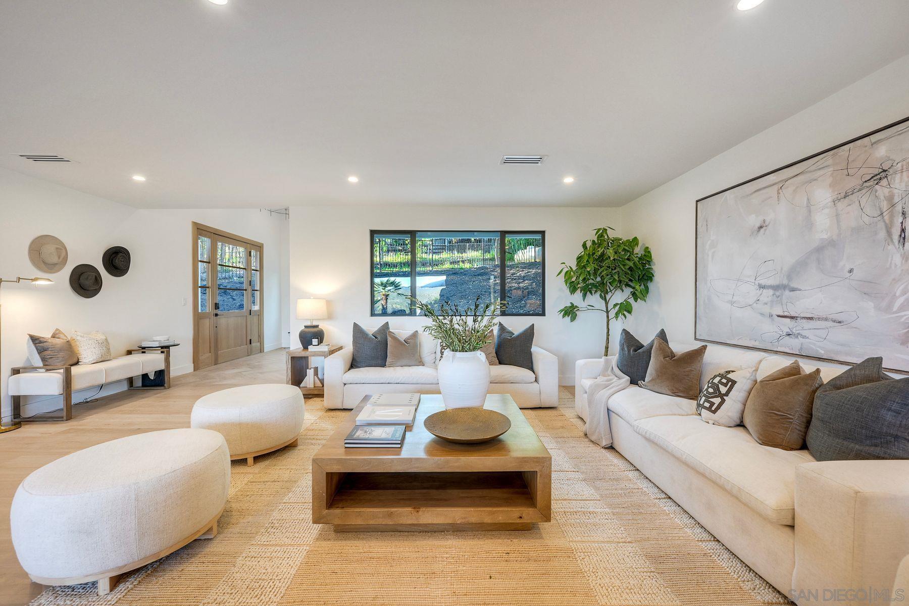 Detail Gallery Image 5 of 54 For 13940  Northcrest Lane, Poway,  CA 92064 - 4 Beds | 4 Baths