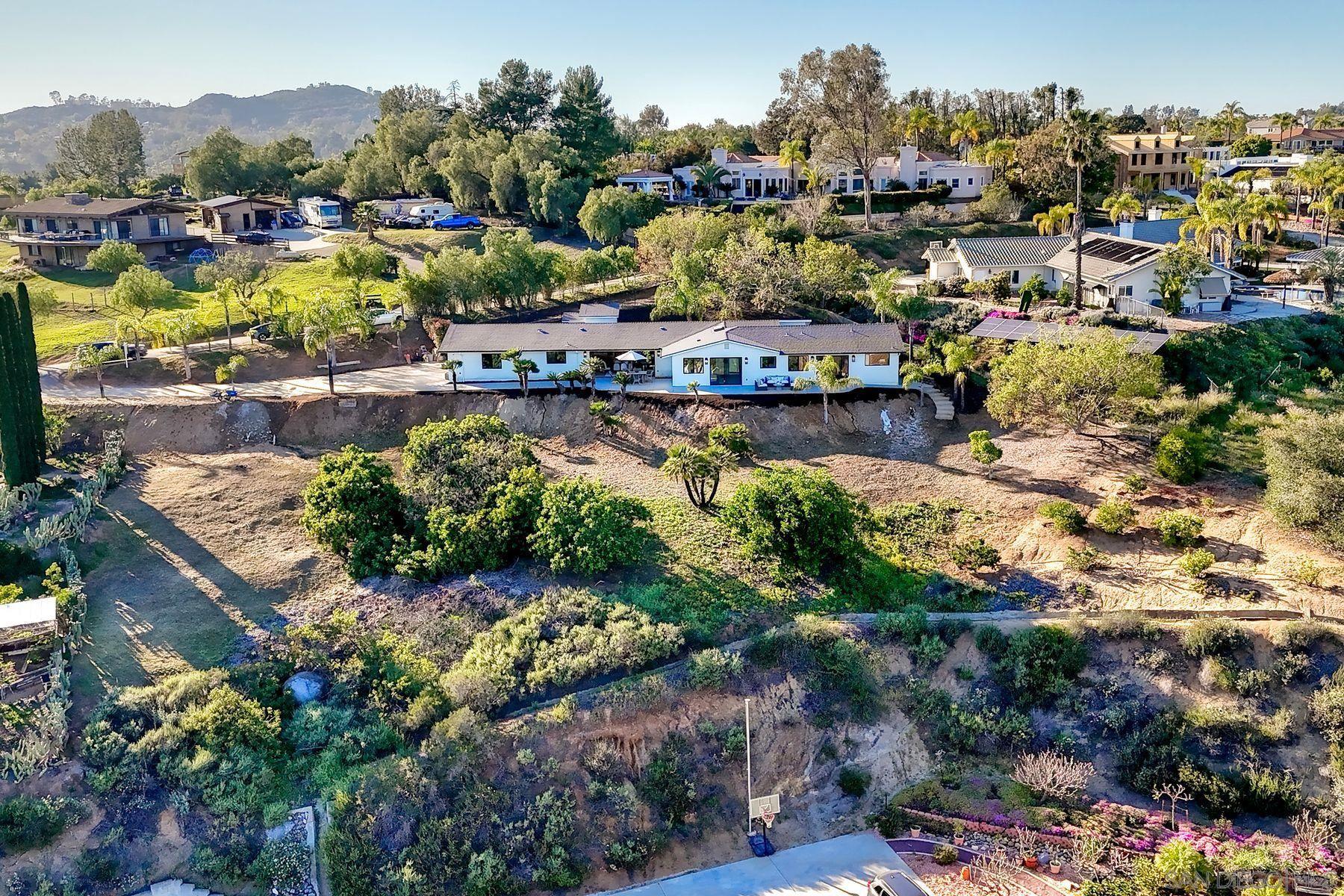 Detail Gallery Image 42 of 54 For 13940  Northcrest Lane, Poway,  CA 92064 - 4 Beds | 4 Baths