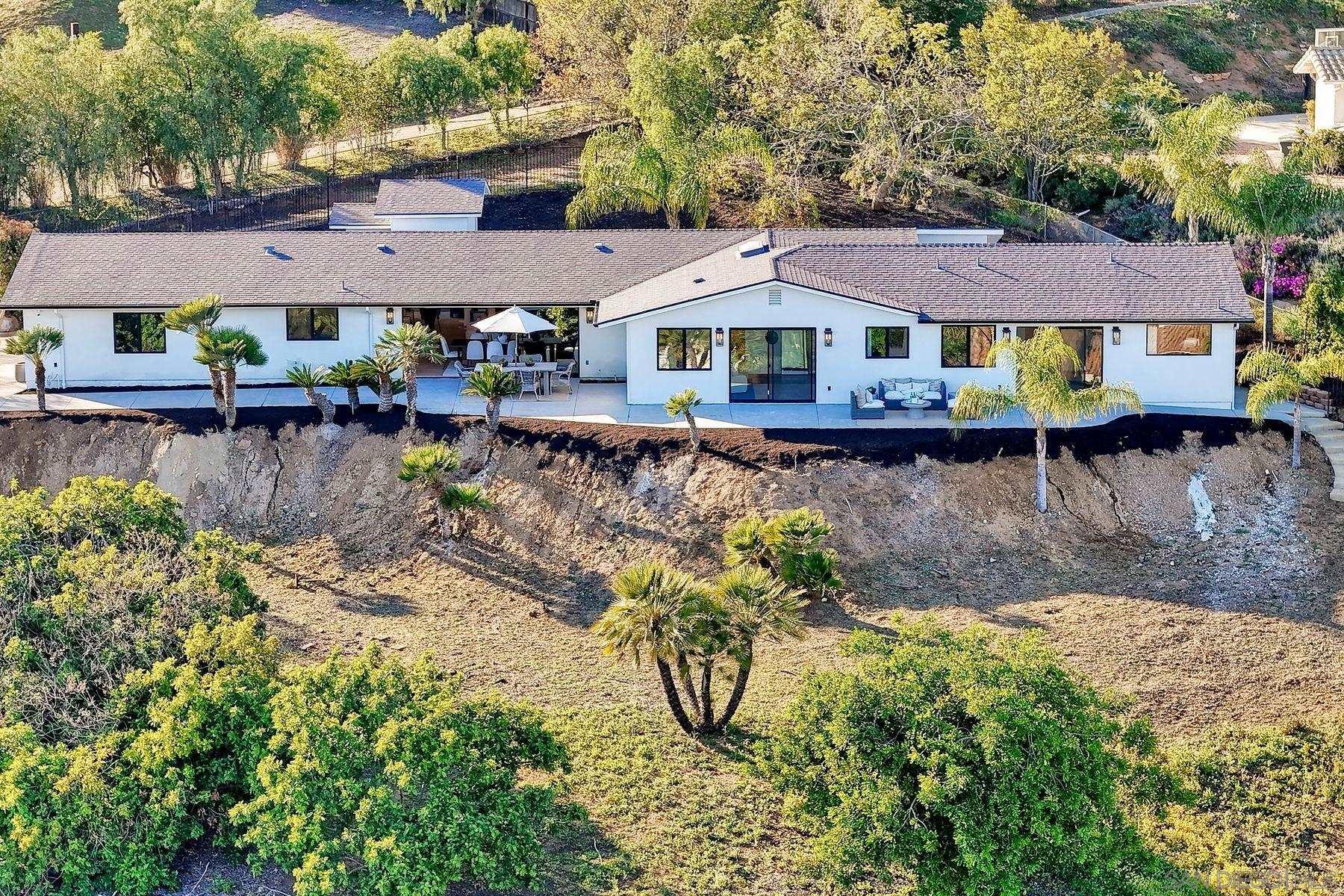 Detail Gallery Image 43 of 54 For 13940  Northcrest Lane, Poway,  CA 92064 - 4 Beds | 4 Baths