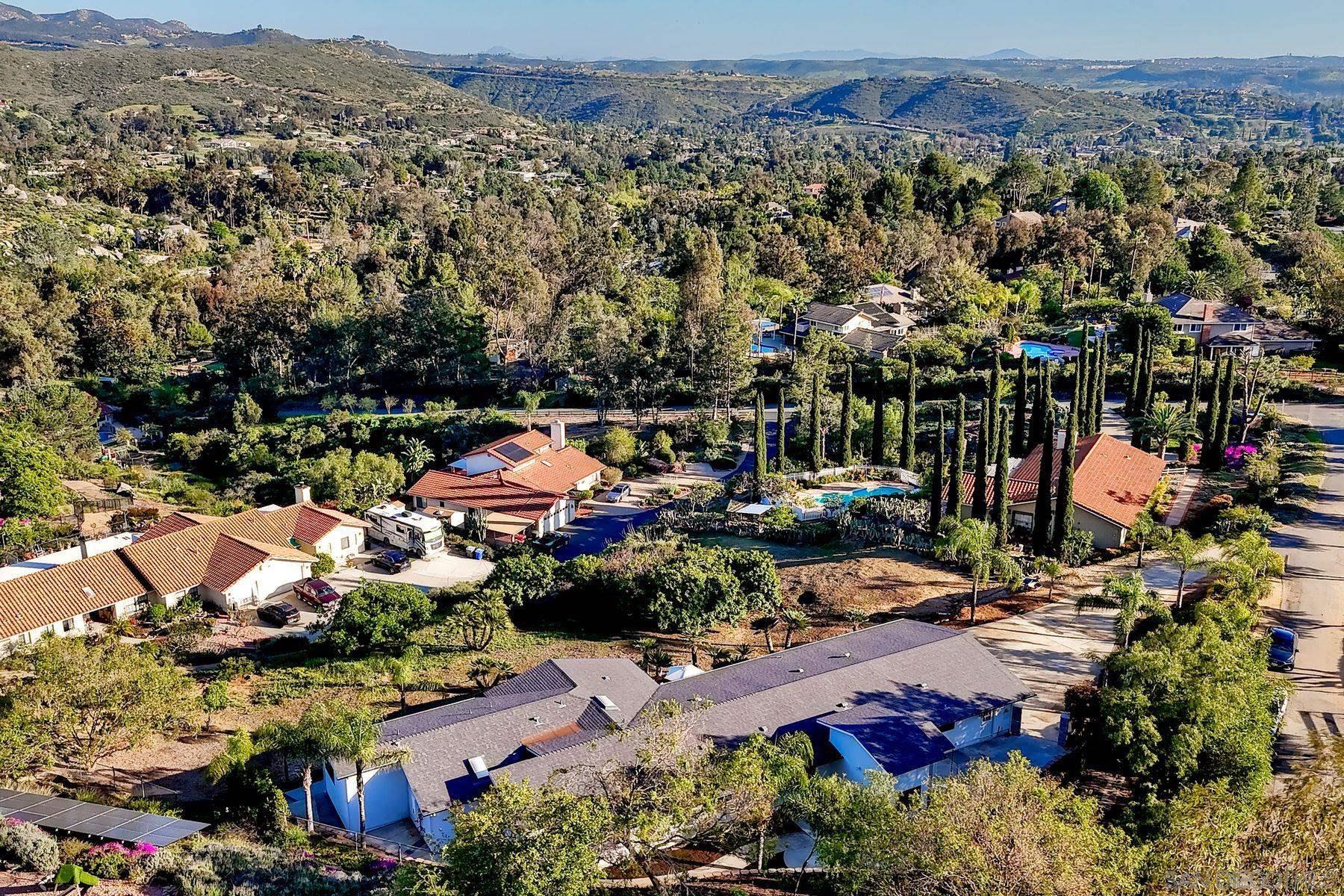 Detail Gallery Image 46 of 54 For 13940  Northcrest Lane, Poway,  CA 92064 - 4 Beds | 4 Baths