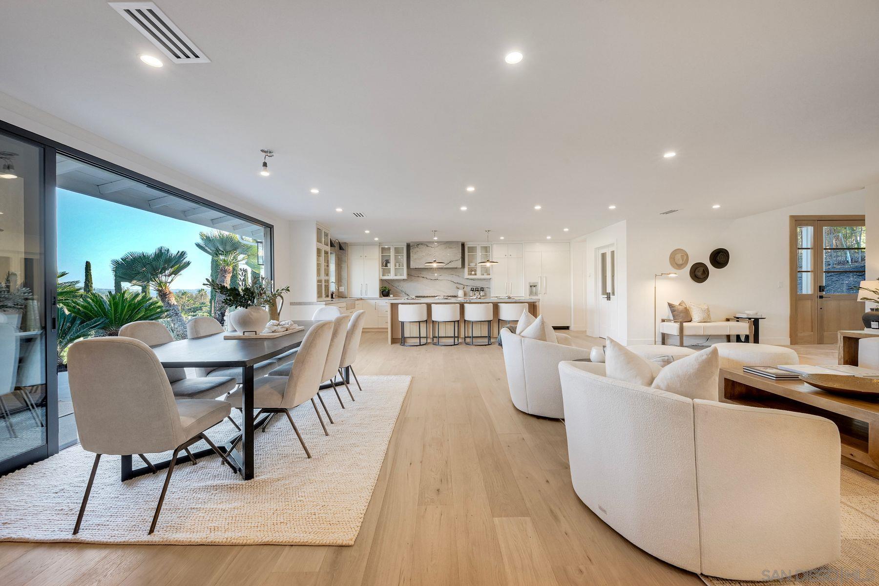 Detail Gallery Image 7 of 54 For 13940  Northcrest Lane, Poway,  CA 92064 - 4 Beds | 4 Baths